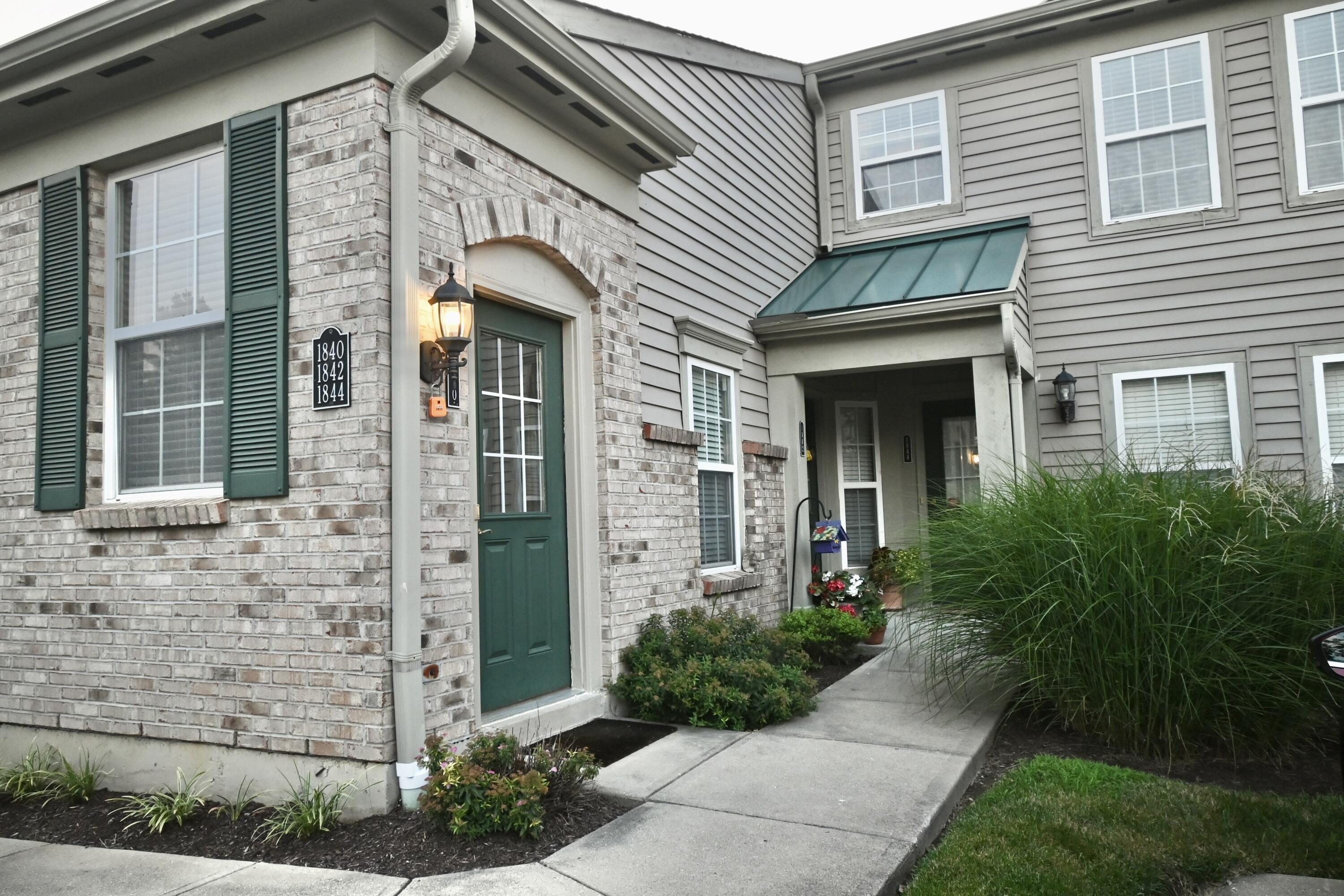 1840 Mimosa Trail Property Photo 1