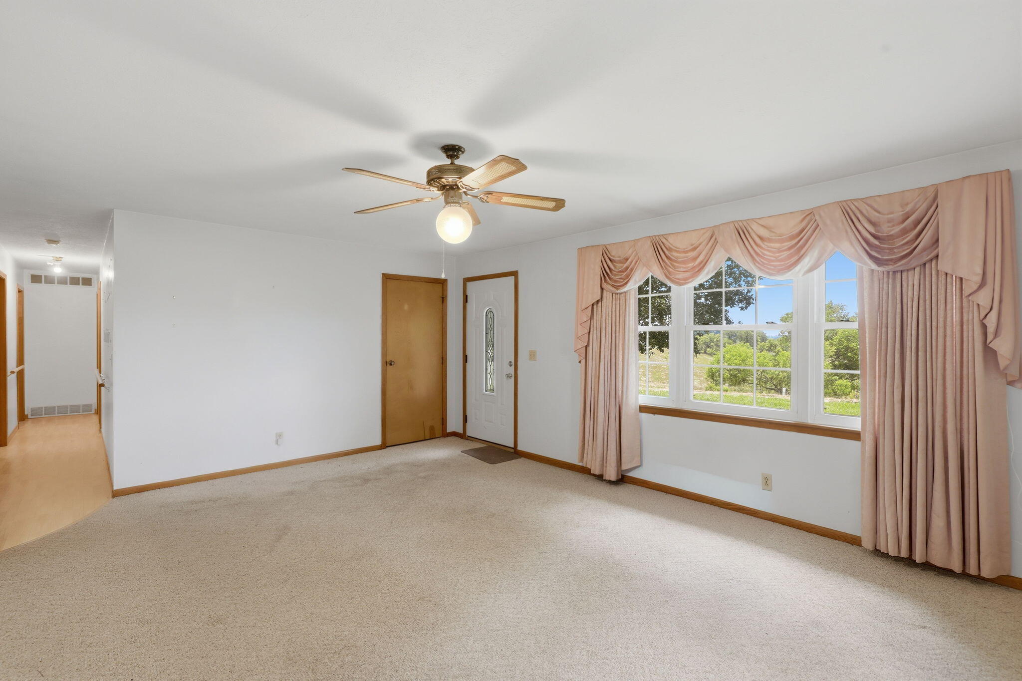 525 Chipman Ridge Road Property Photo 4