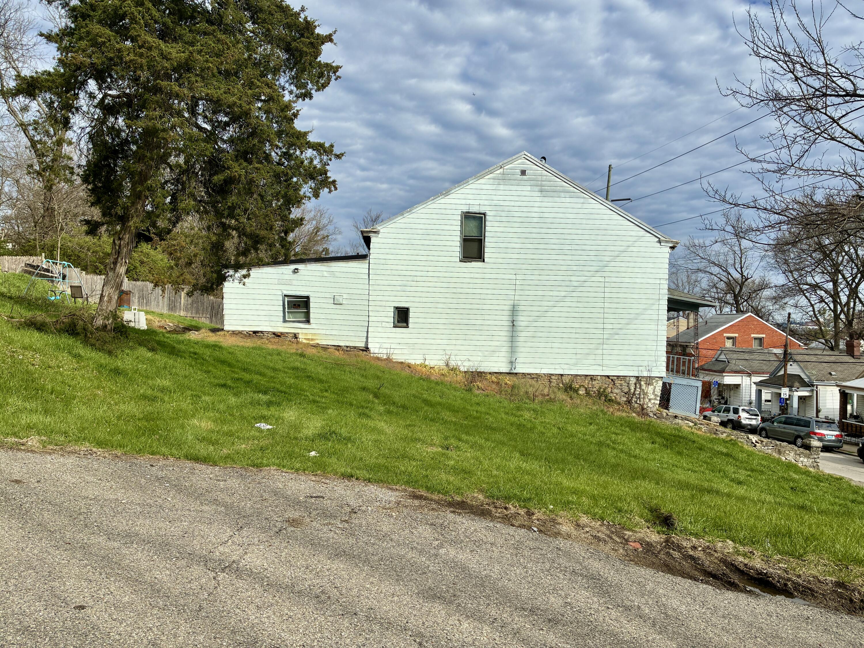 701 - 709 Hinde Street Property Photo 6