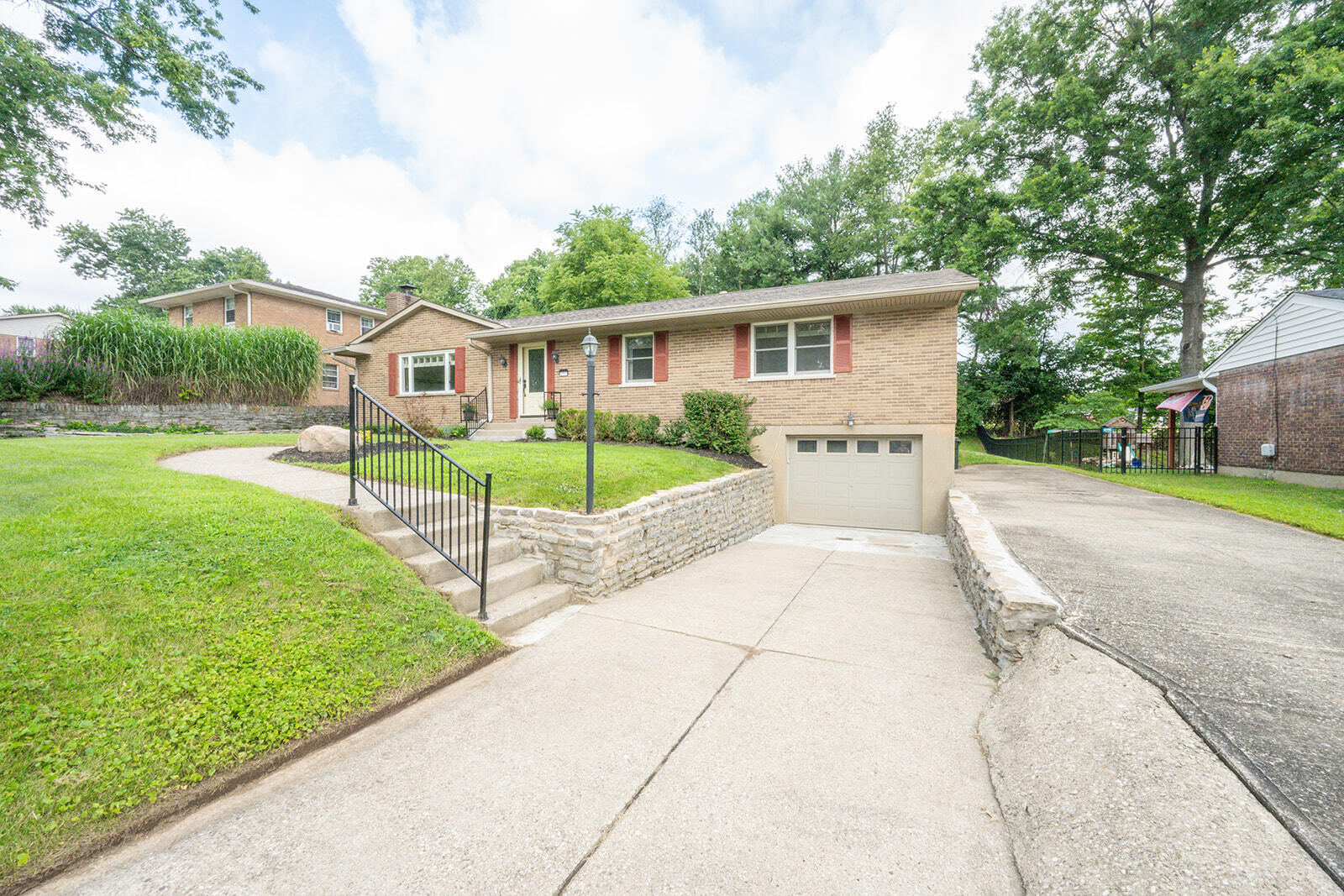 2930 Campus Drive Property Photo 3