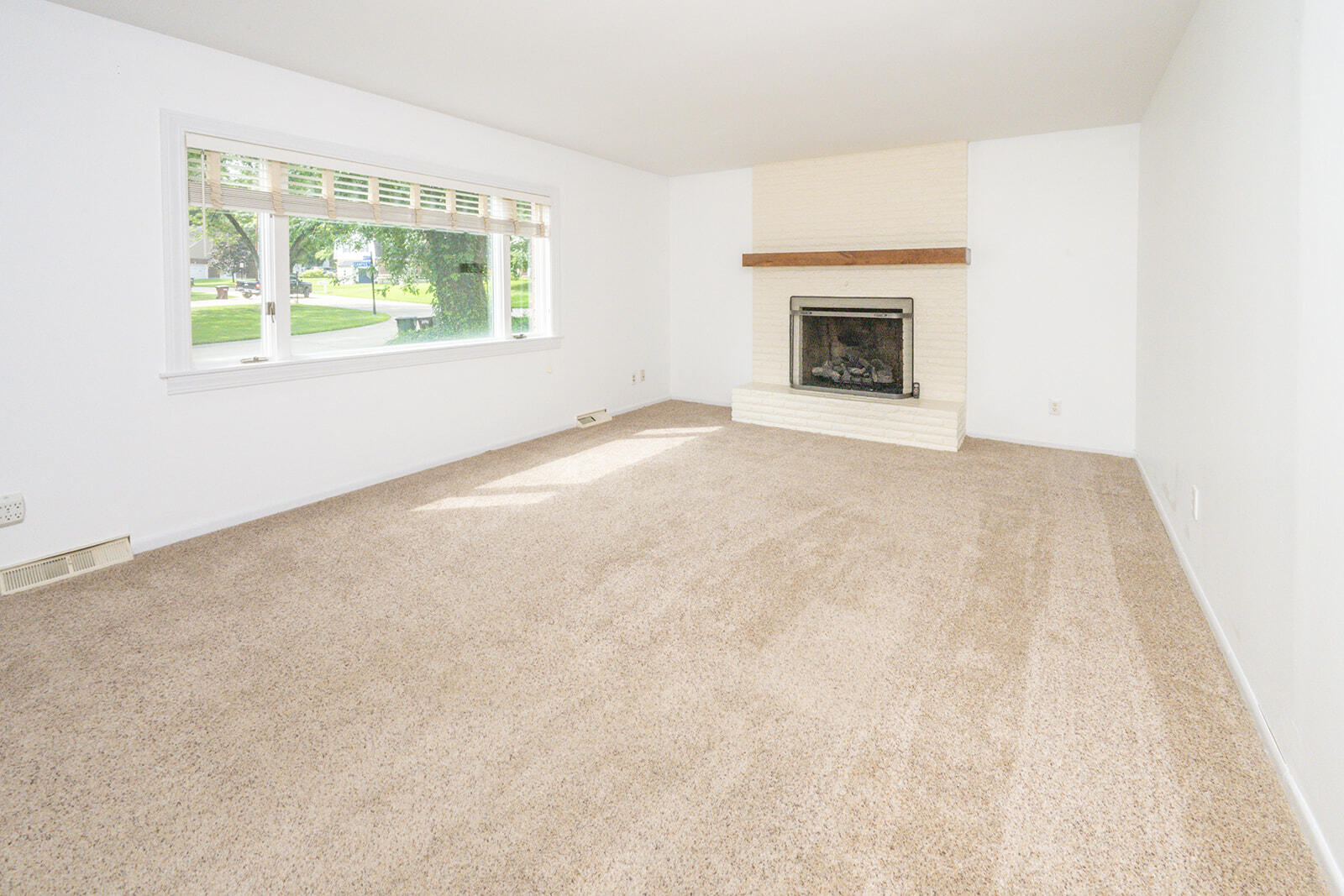2930 Campus Drive Property Photo 6