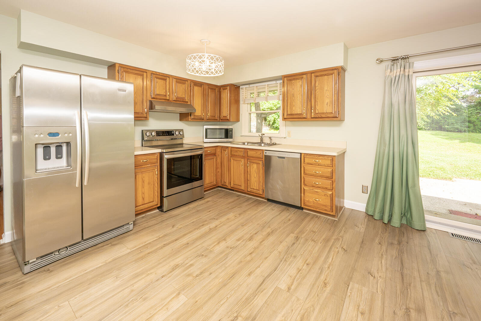 2930 Campus Drive Property Photo 8