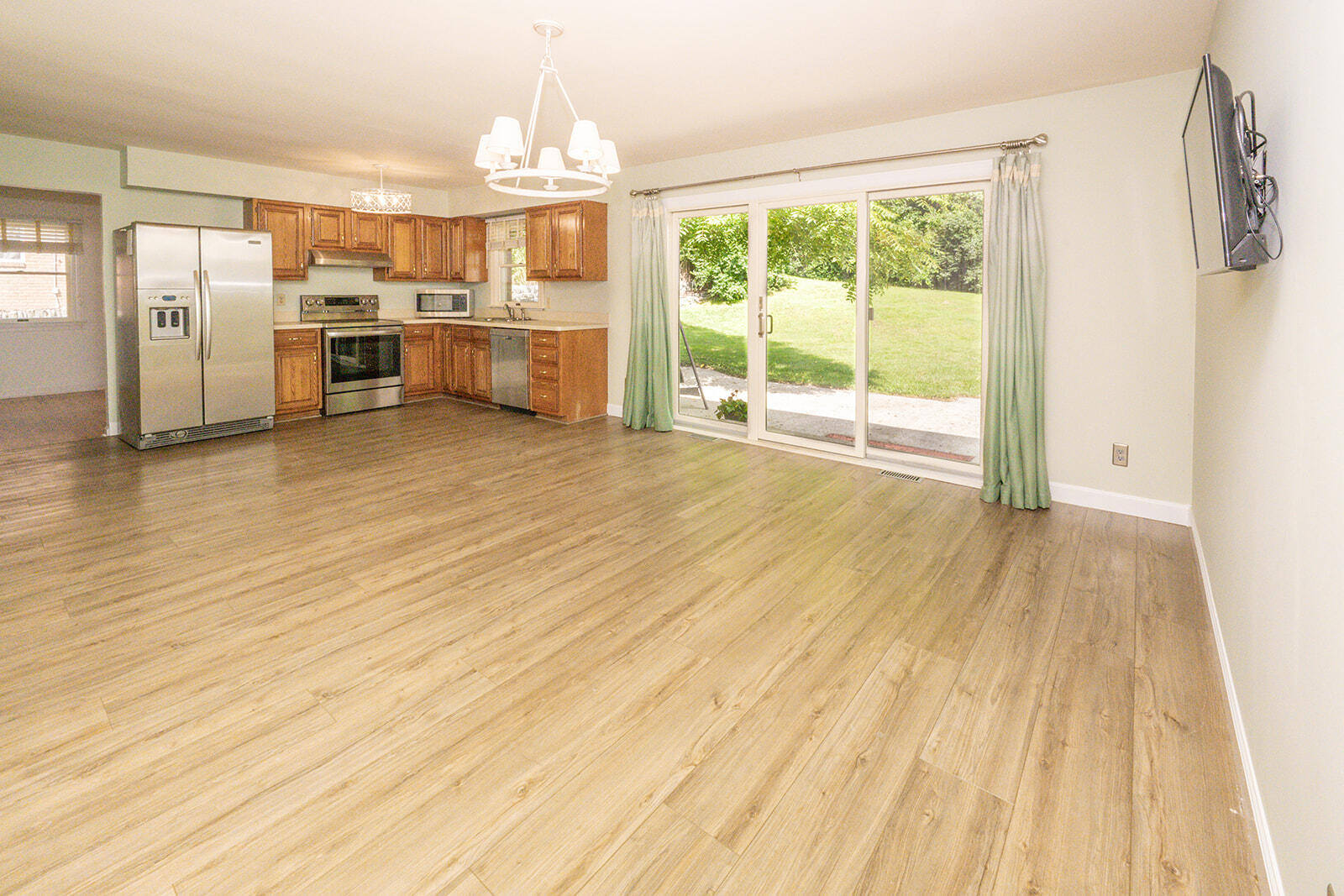 2930 Campus Drive Property Photo 10