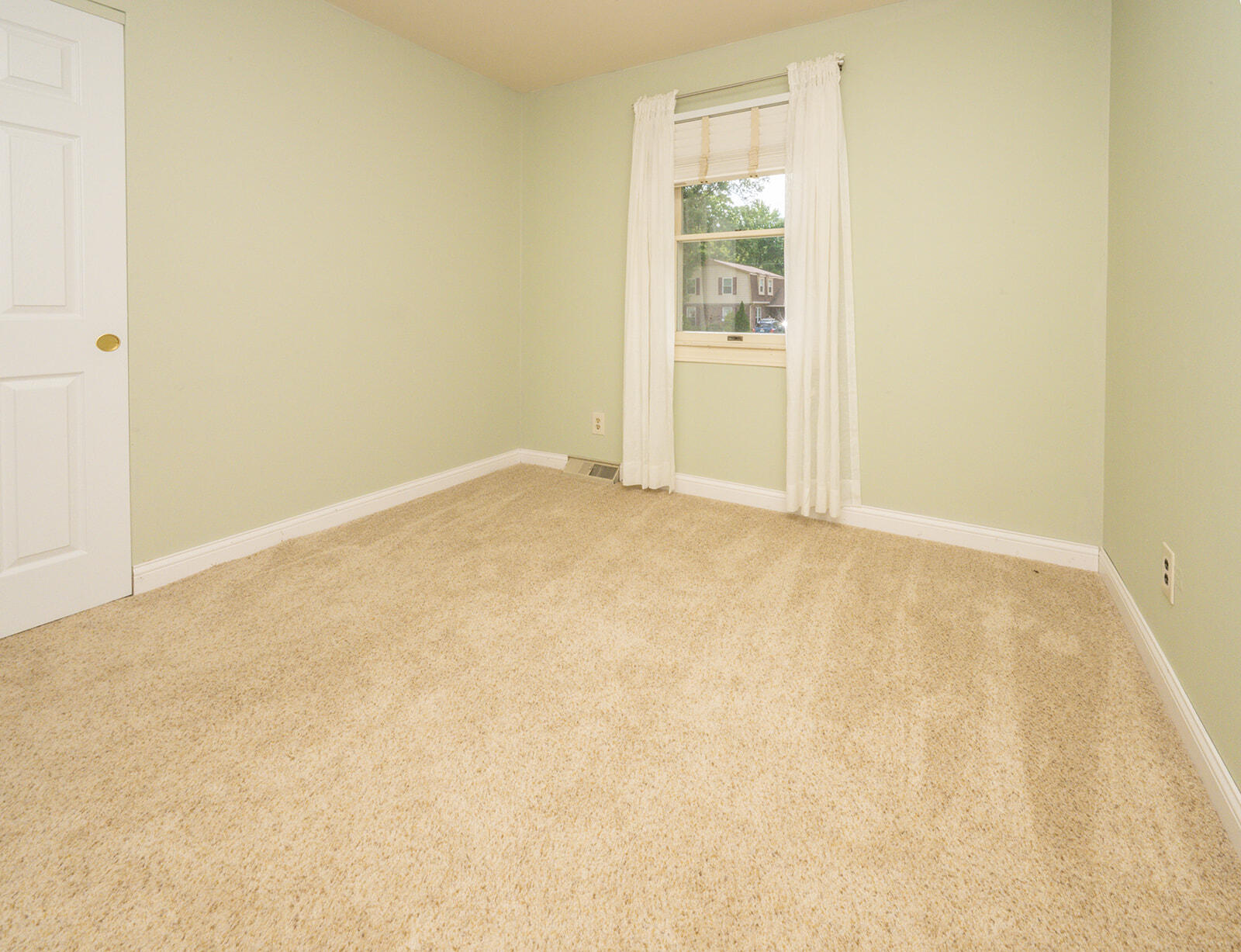 2930 Campus Drive Property Photo 14