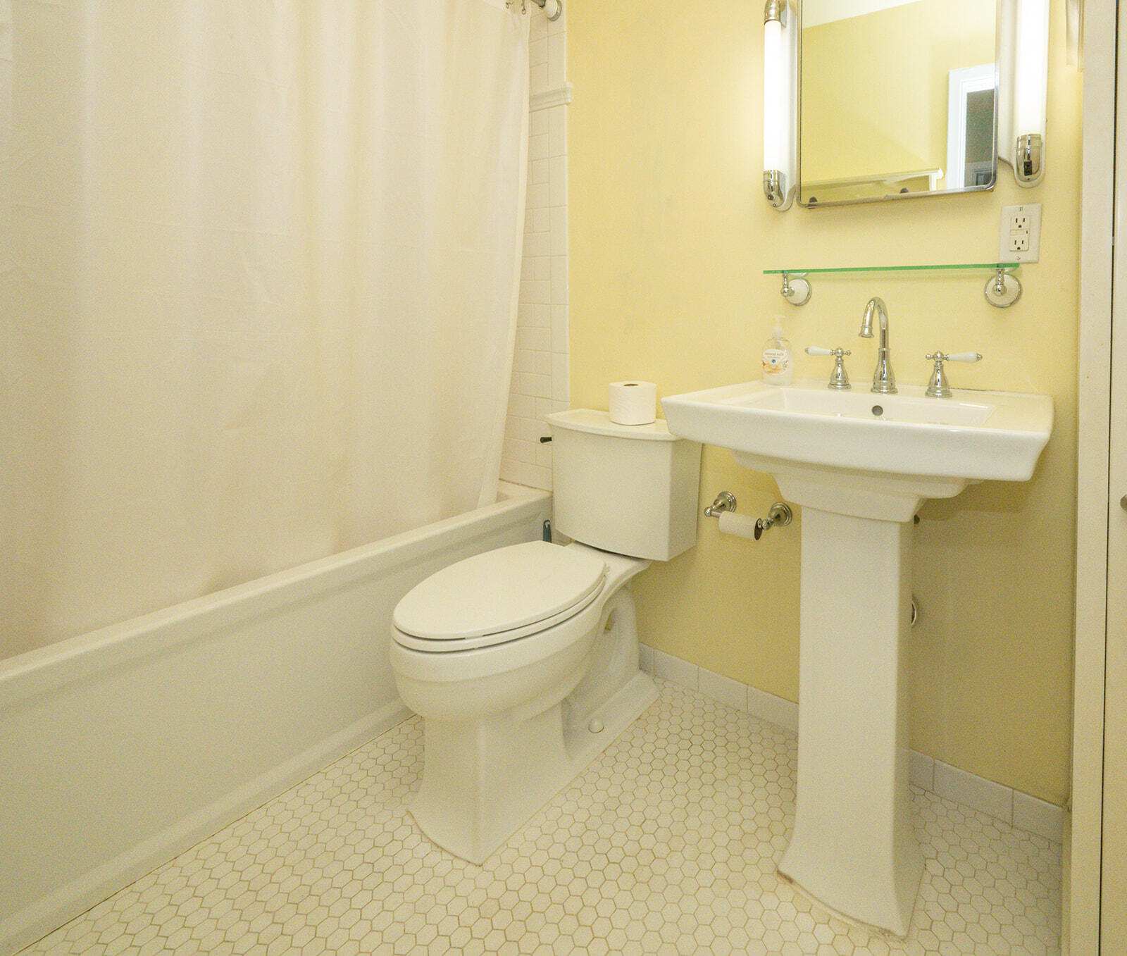 2930 Campus Drive Property Photo 18