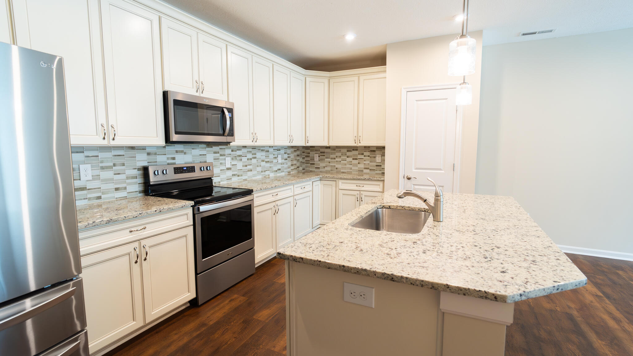 1039 Maggies Way Property Photo 8