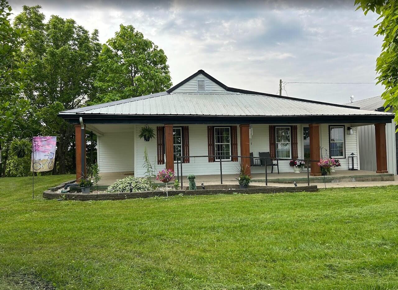 1490 Golds Valley Road Property Photo 1