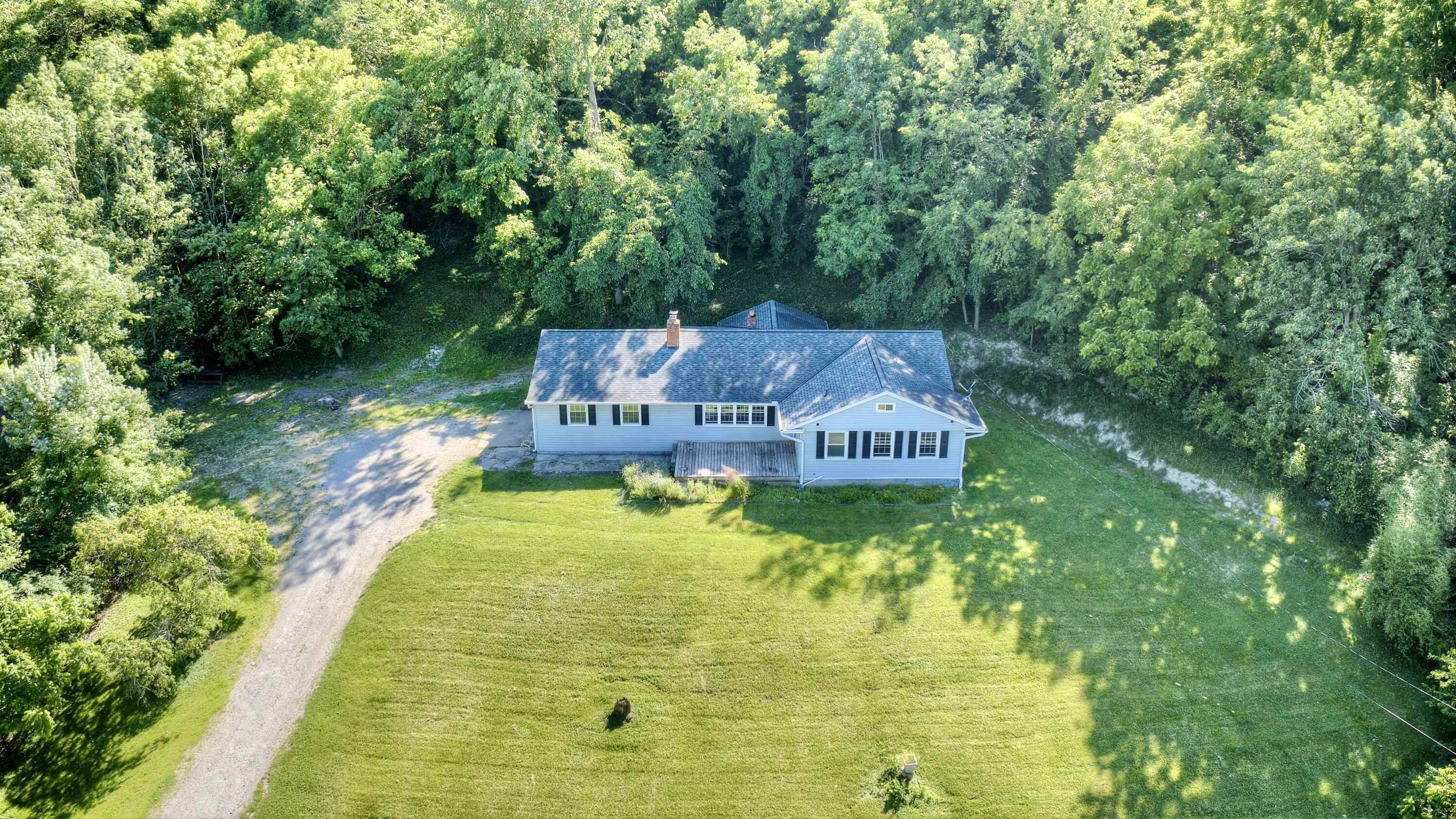 4851 River Road Property Photo 1