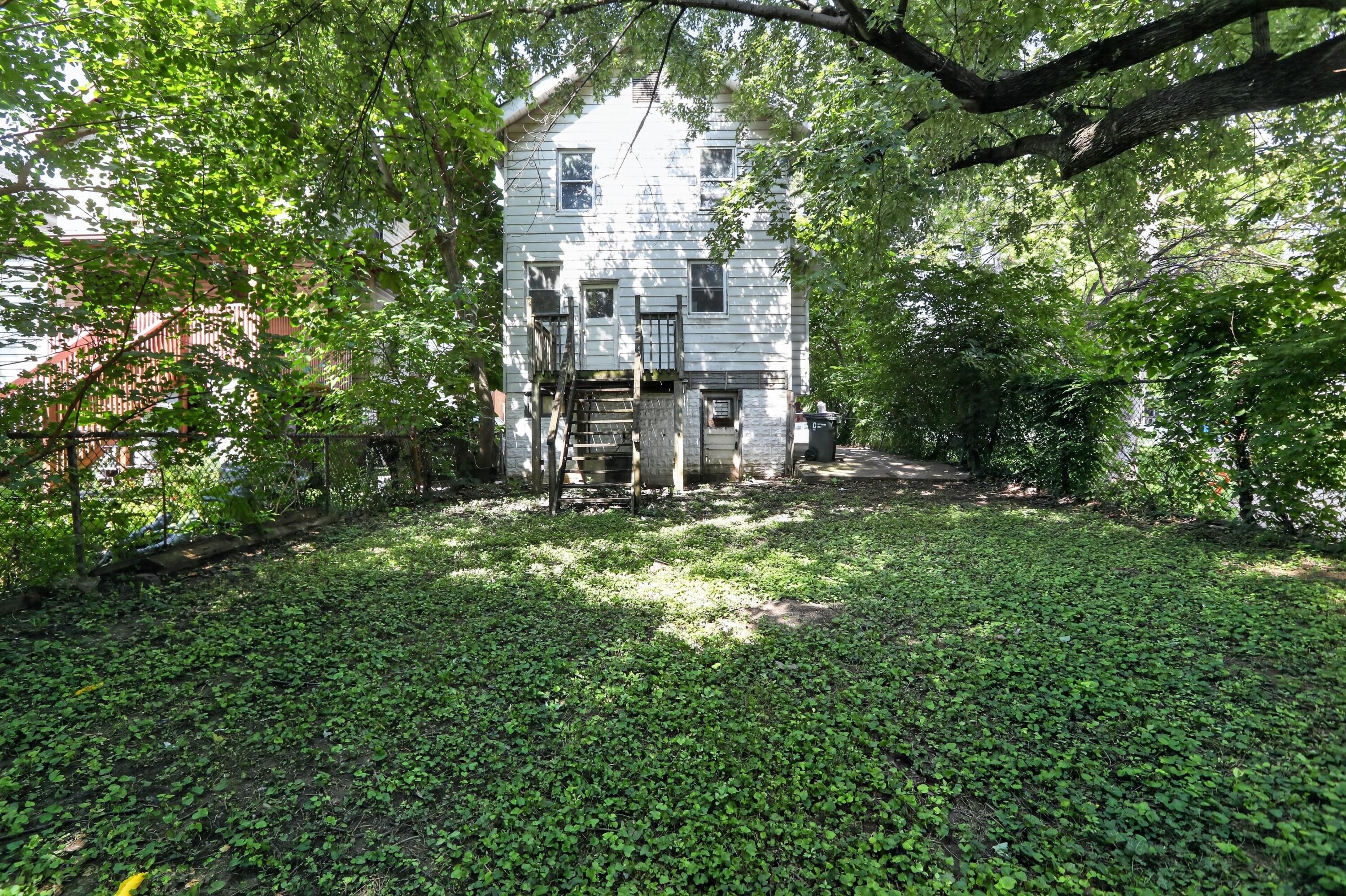1518 Eastern Avenue Property Photo 3