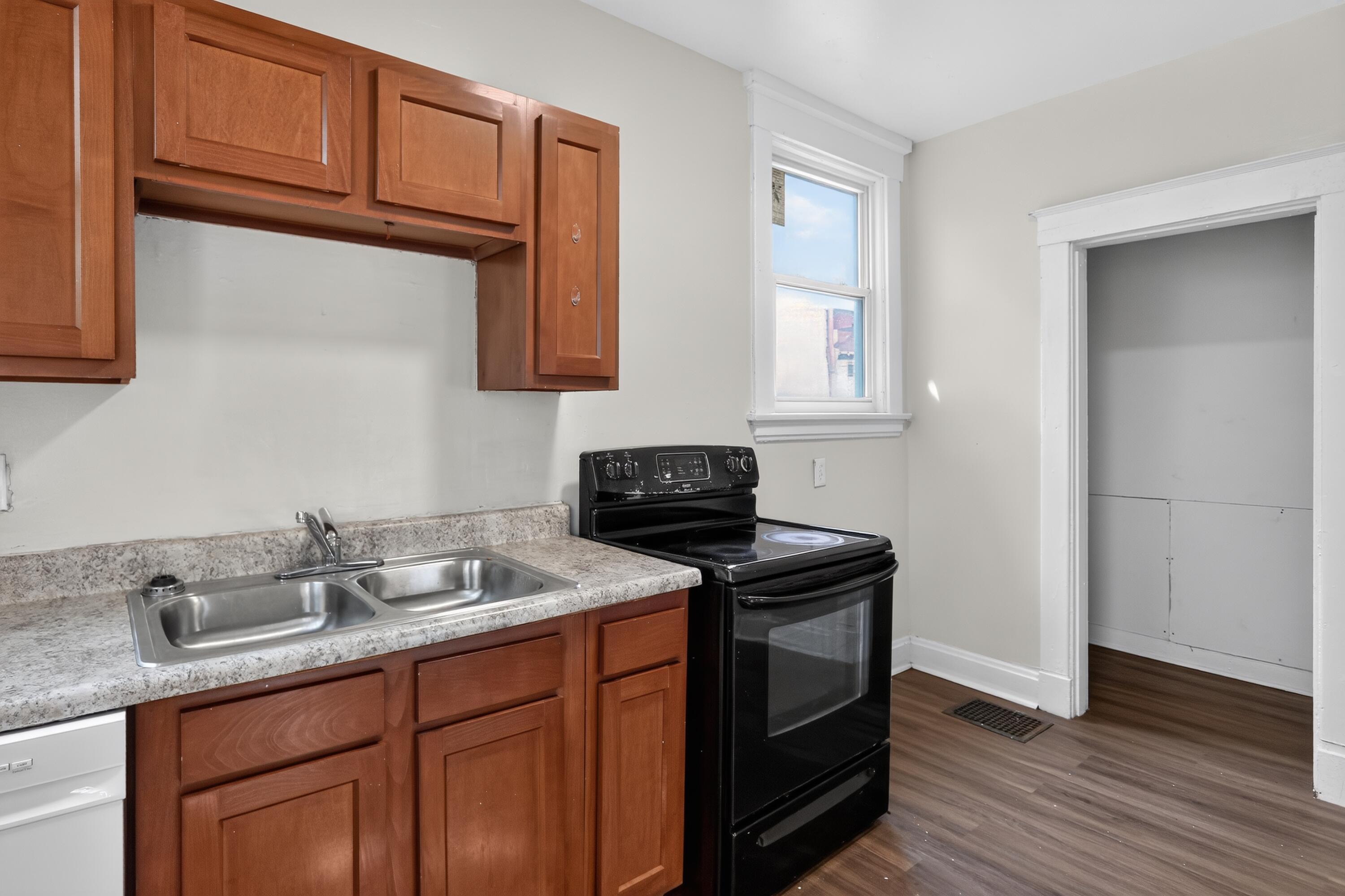 1518 Eastern Avenue Property Photo 11