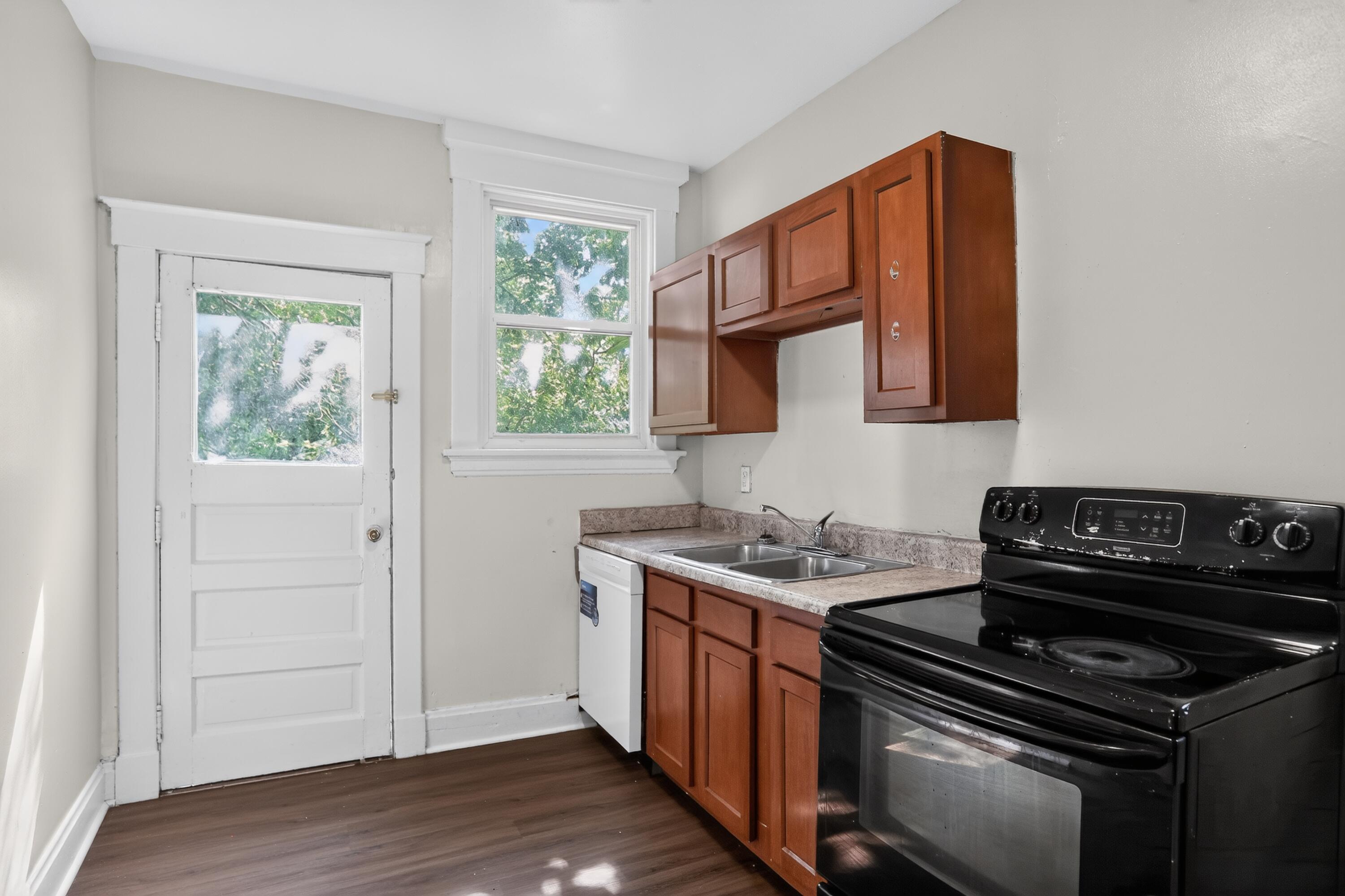 1518 Eastern Avenue Property Photo 13