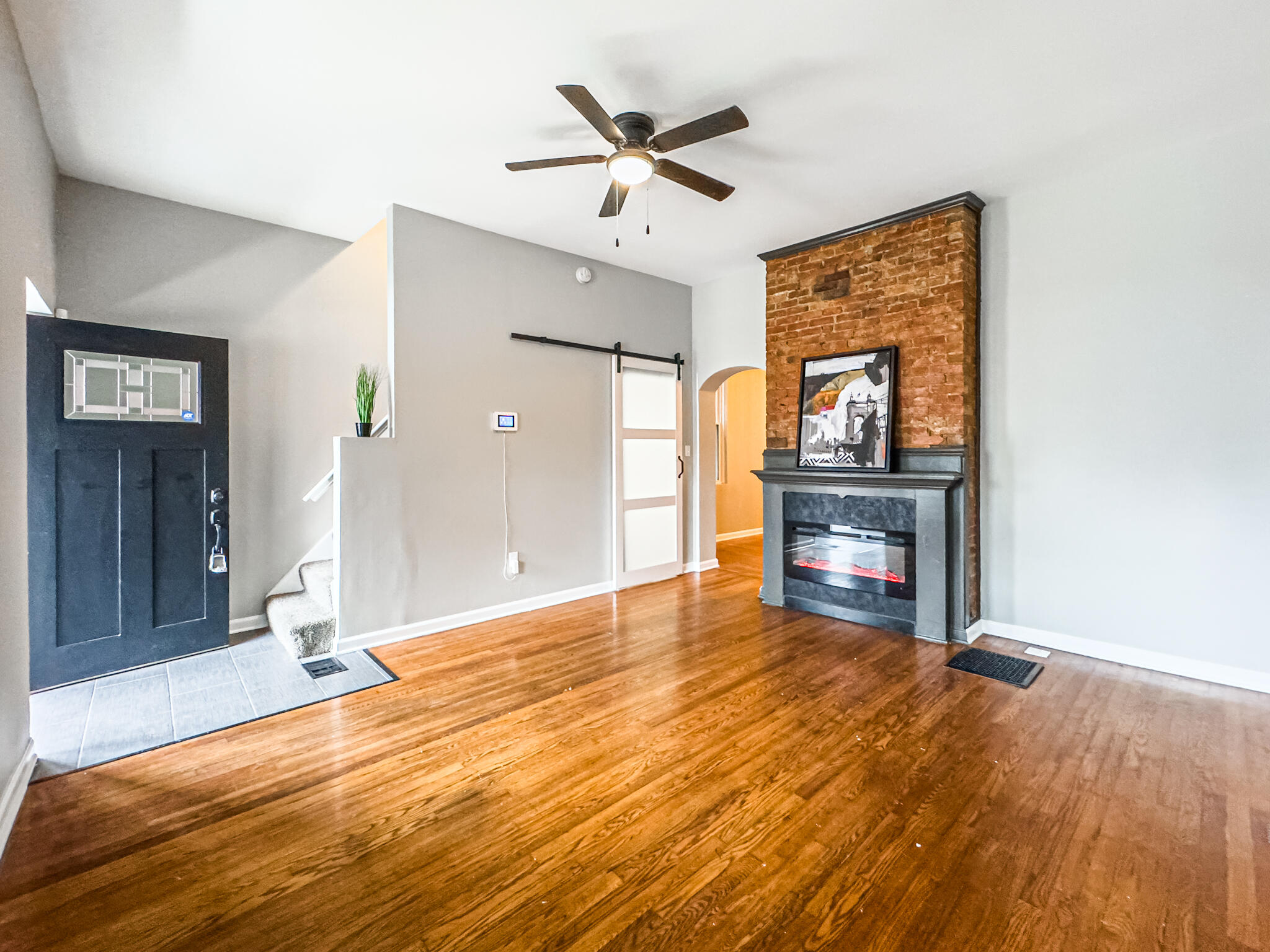 1124 Lee Street Property Photo 6