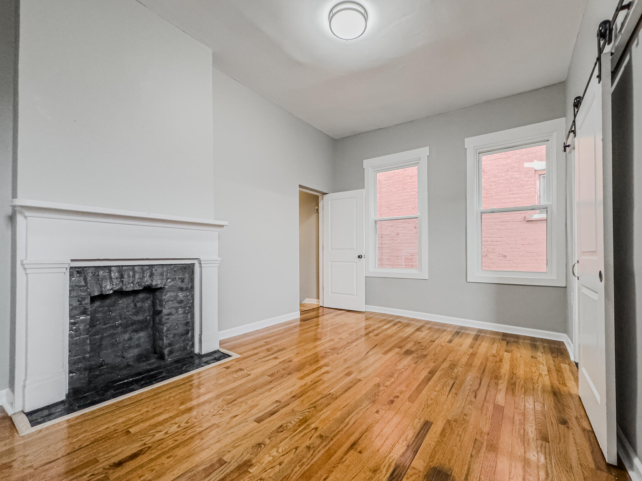 1124 Lee Street Property Photo 13
