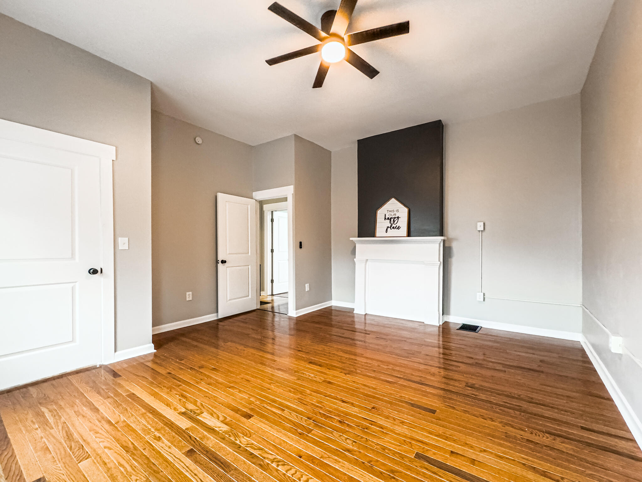 1124 Lee Street Property Photo 22