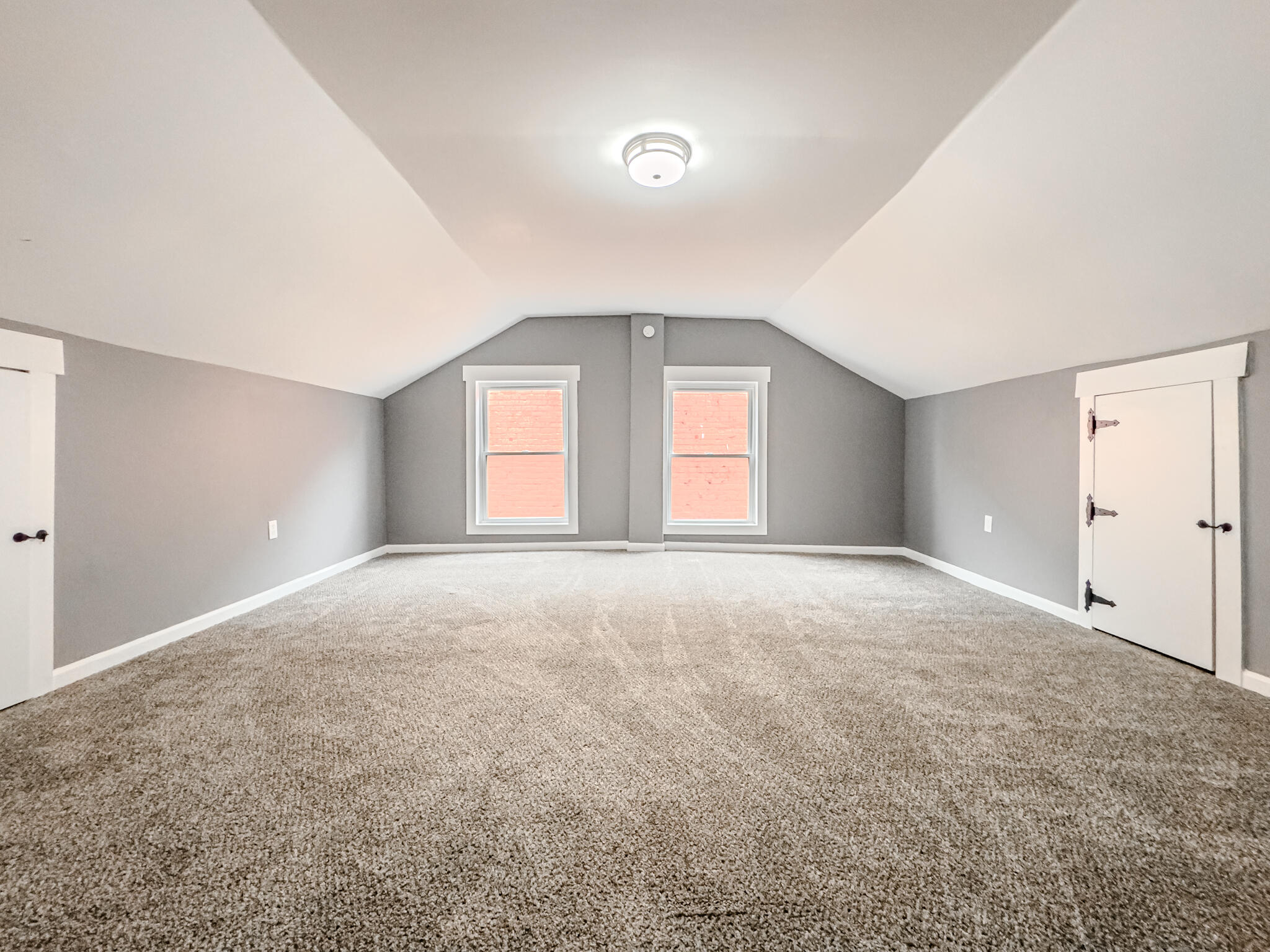 1124 Lee Street Property Photo 23
