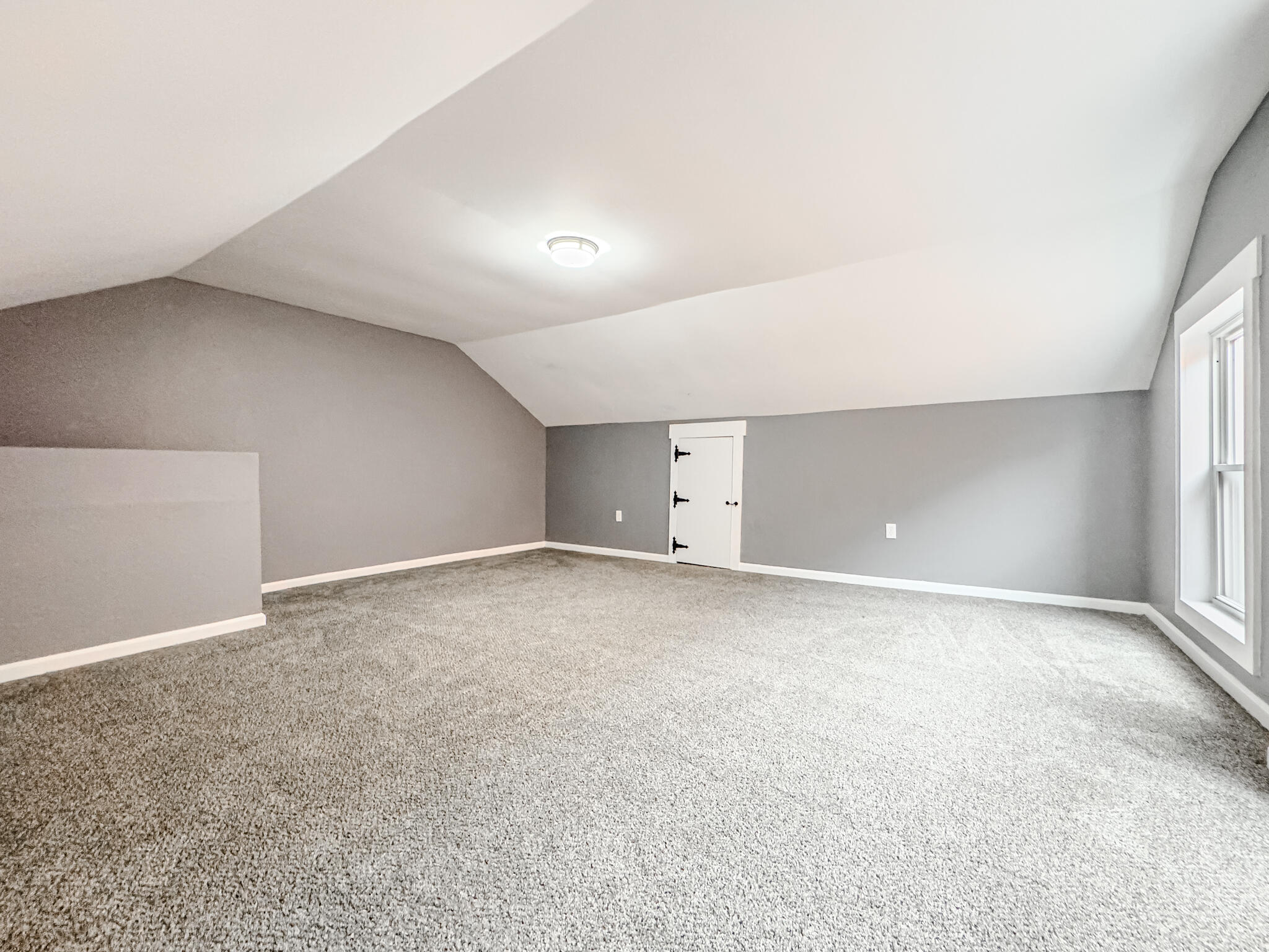 1124 Lee Street Property Photo 24