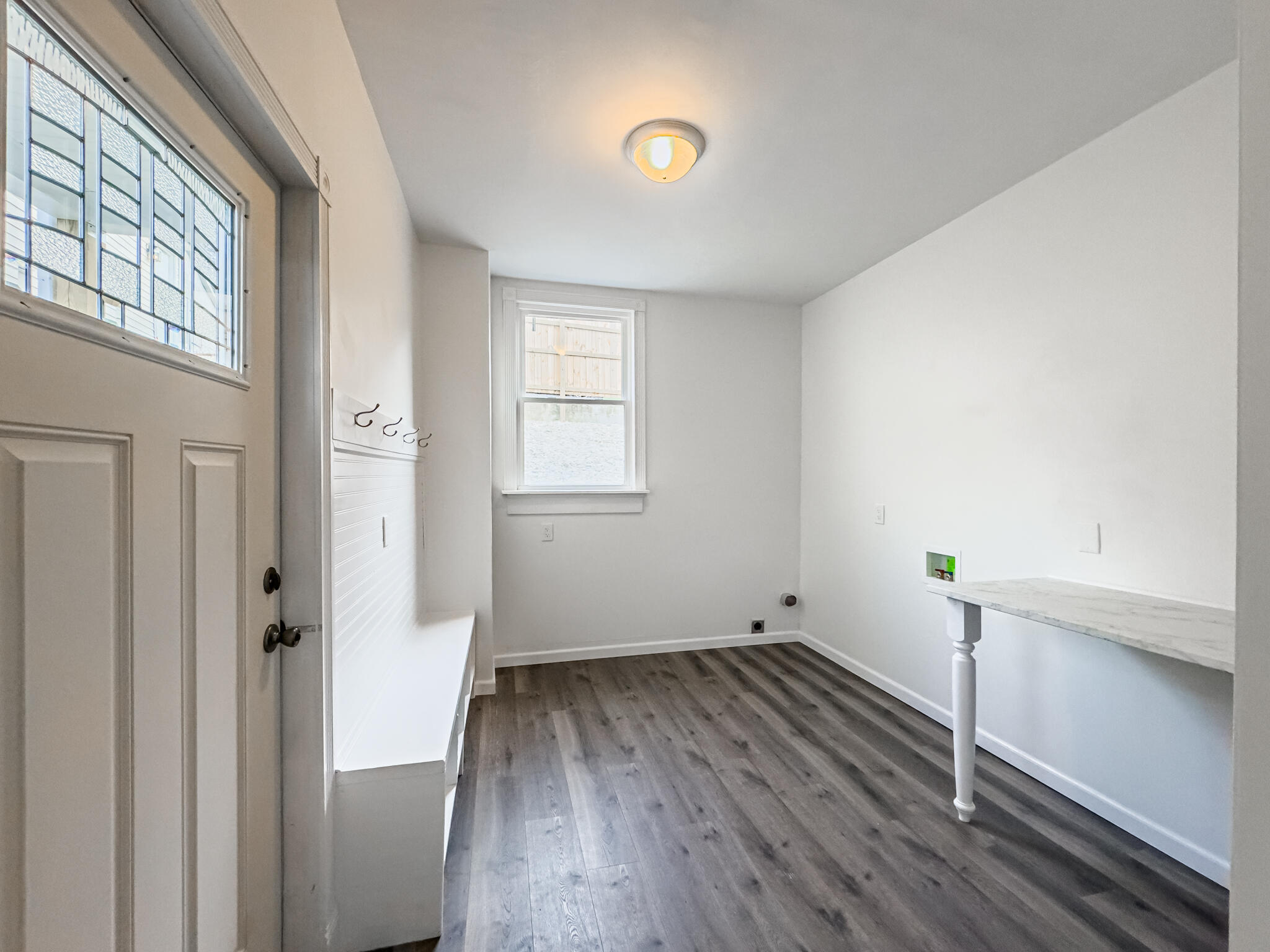 1035 John Street Property Photo 5