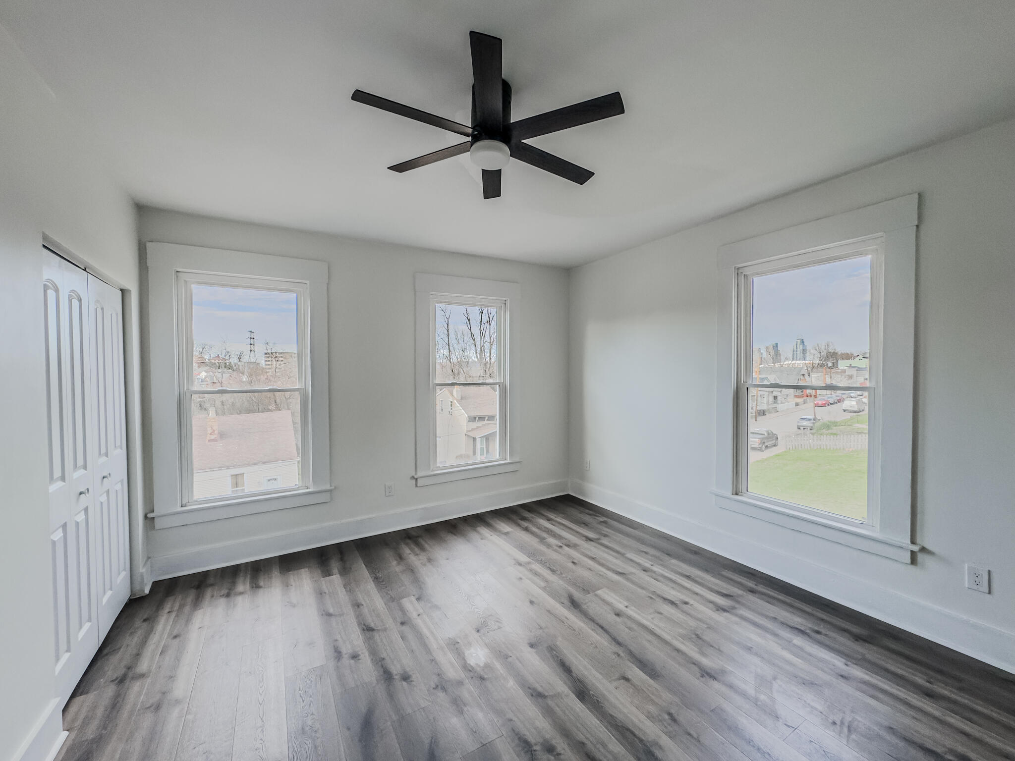 1035 John Street Property Photo 13
