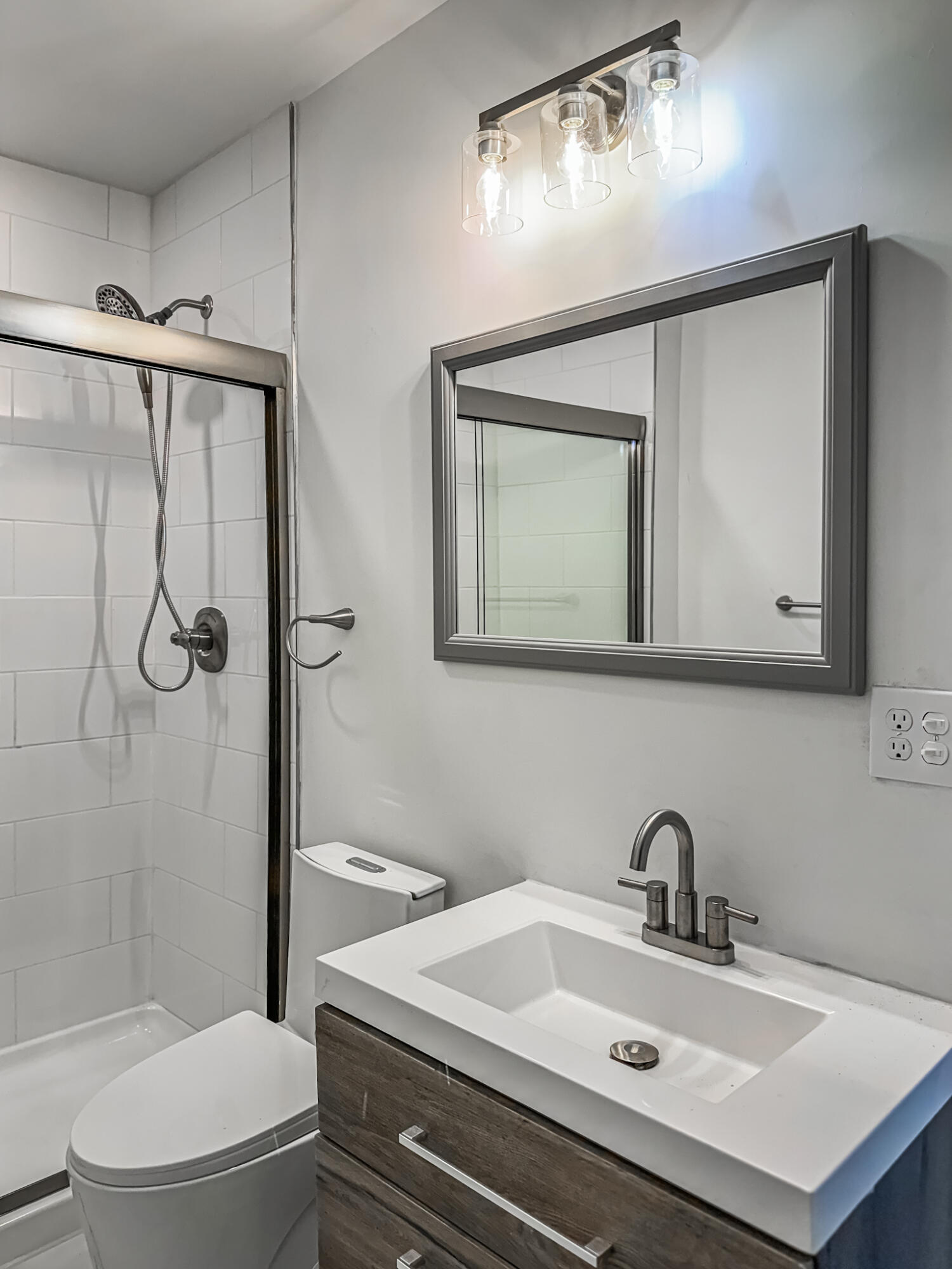 1035 John Street Property Photo 16