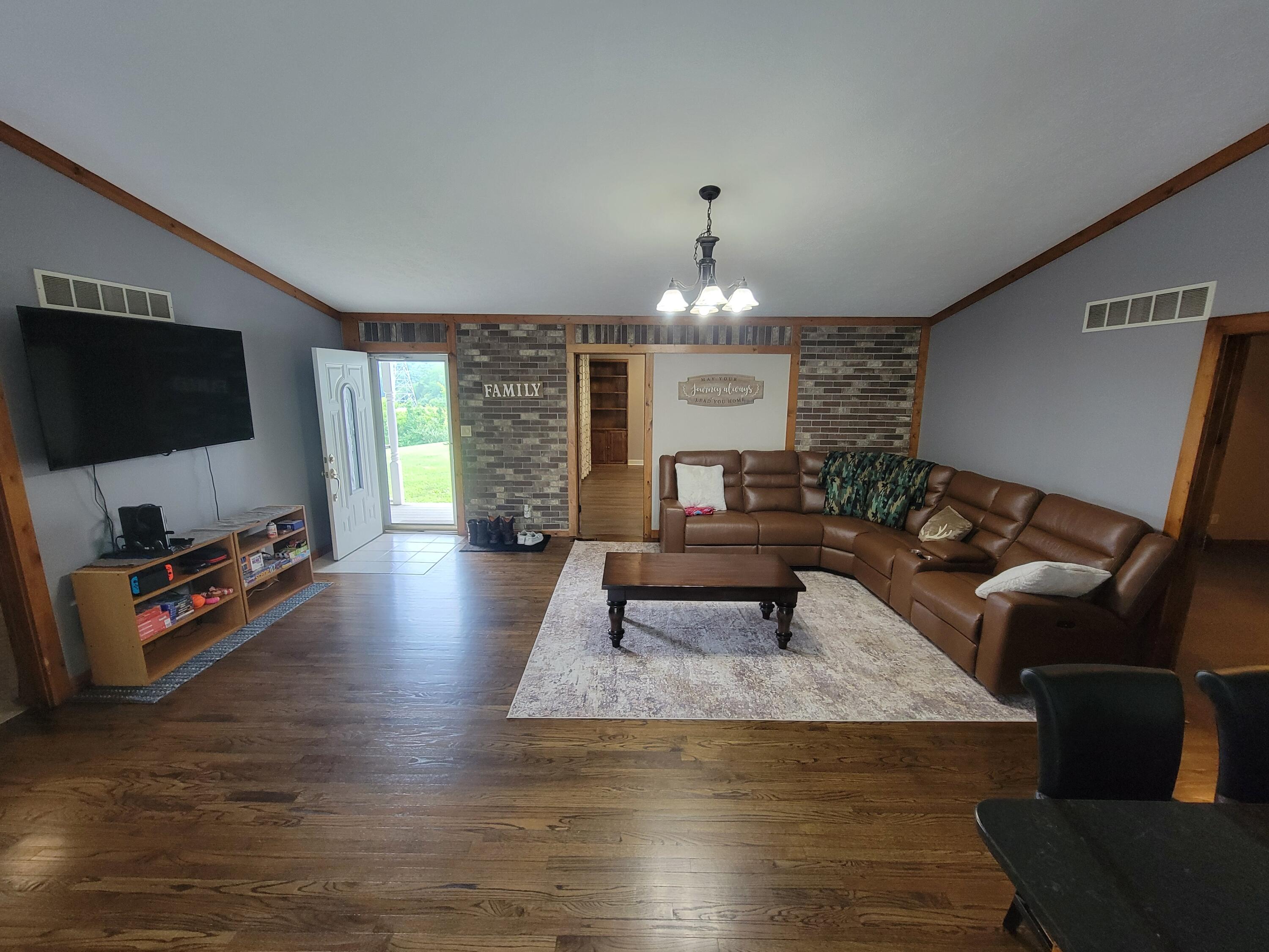 751 Barker Road Property Photo 16