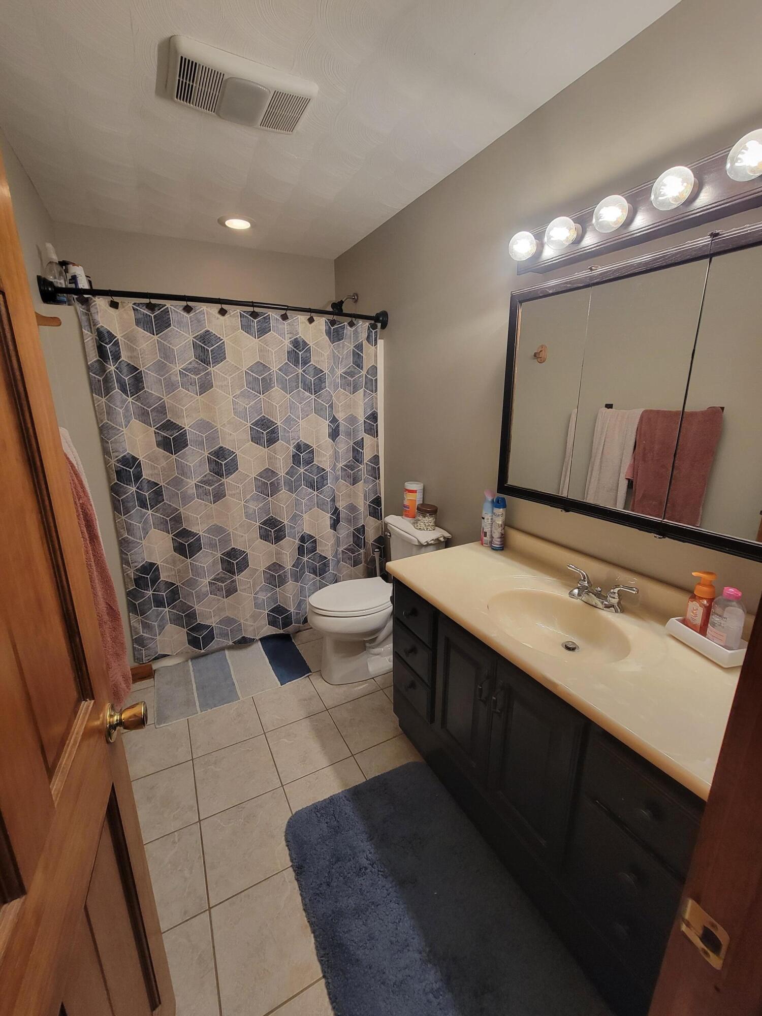 751 Barker Road Property Photo 28