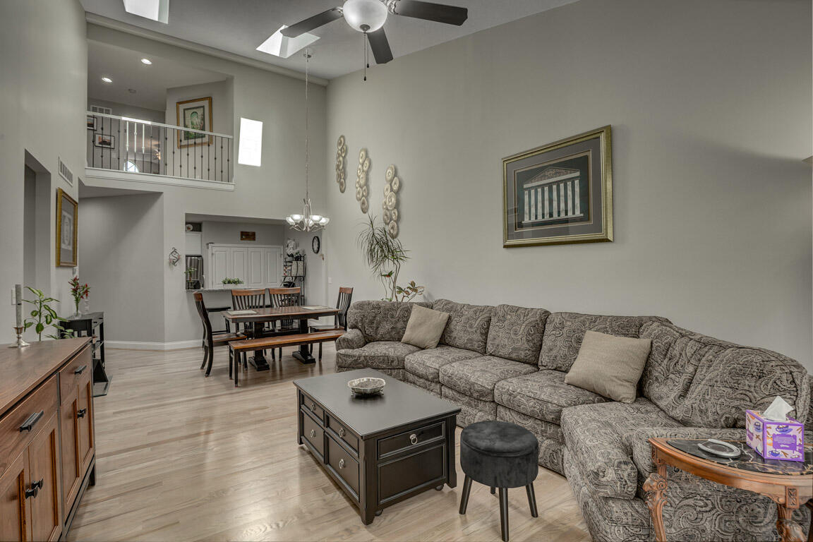 110 Saffron Circle Property Photo 3