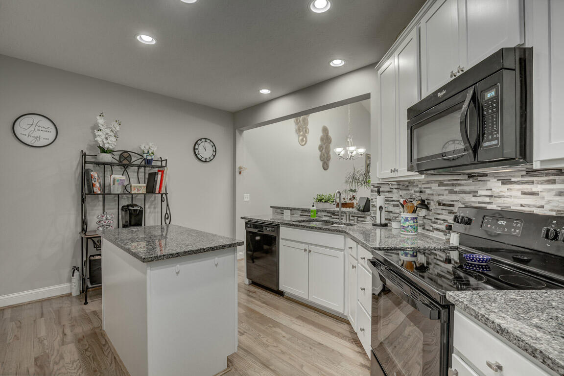 110 Saffron Circle Property Photo 4