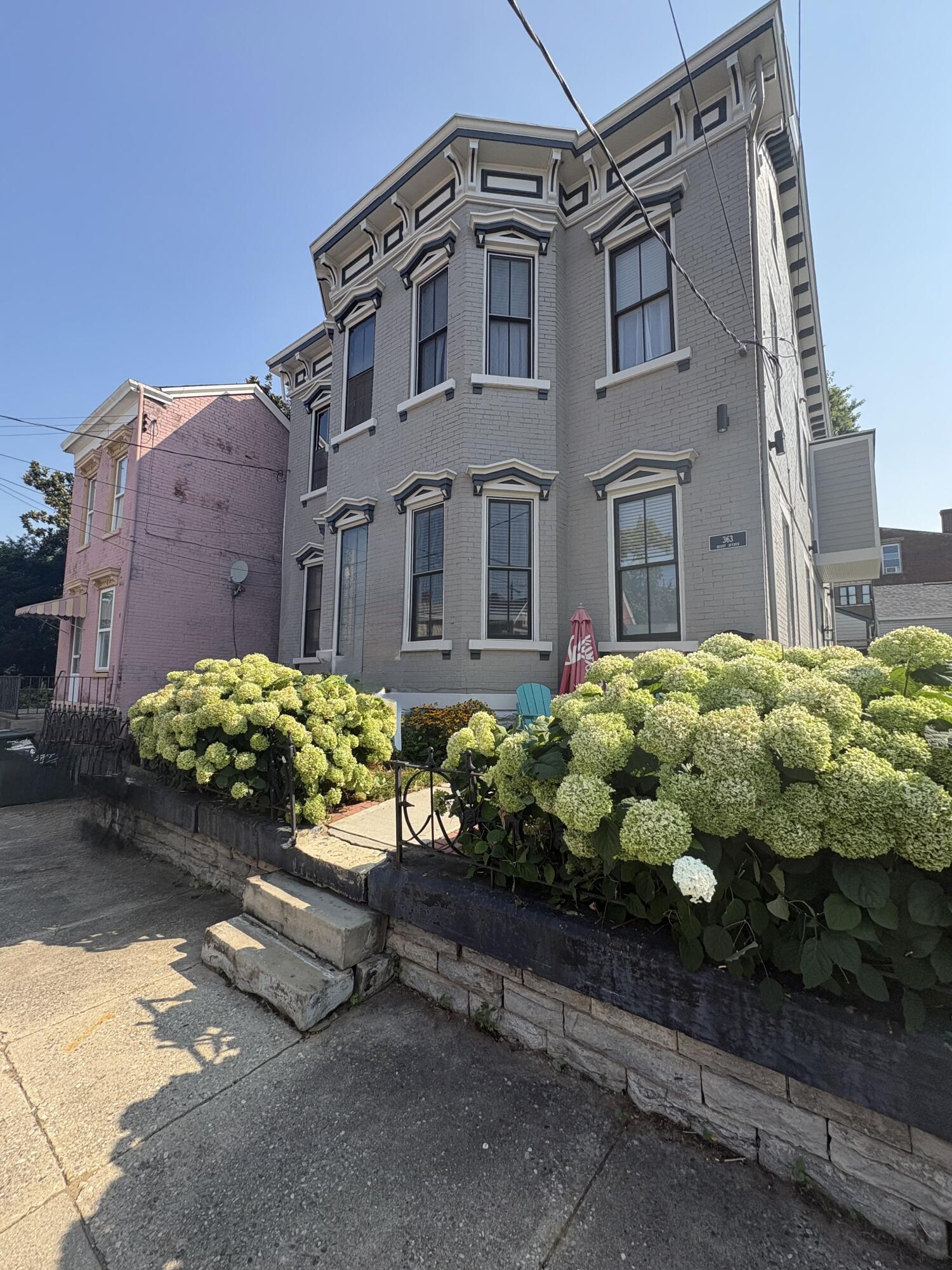363 Berry Avenue Property Photo 1