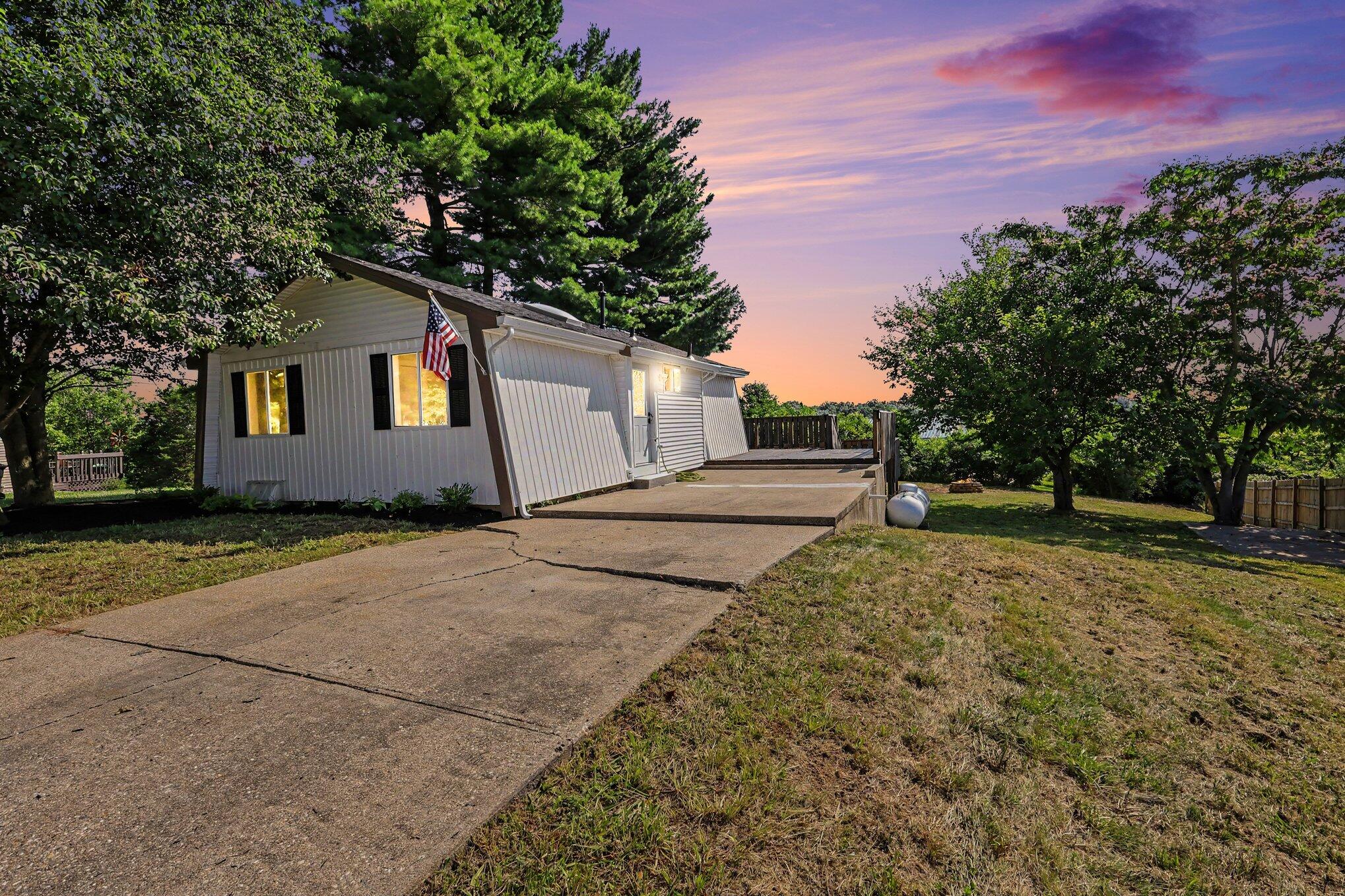 950 Reeves Road Property Photo 1