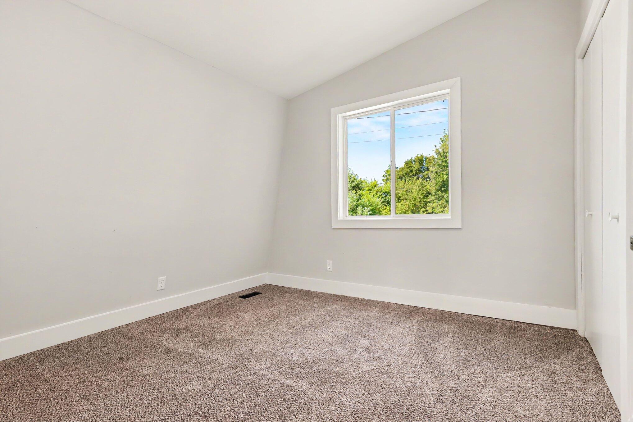 950 Reeves Road Property Photo 11