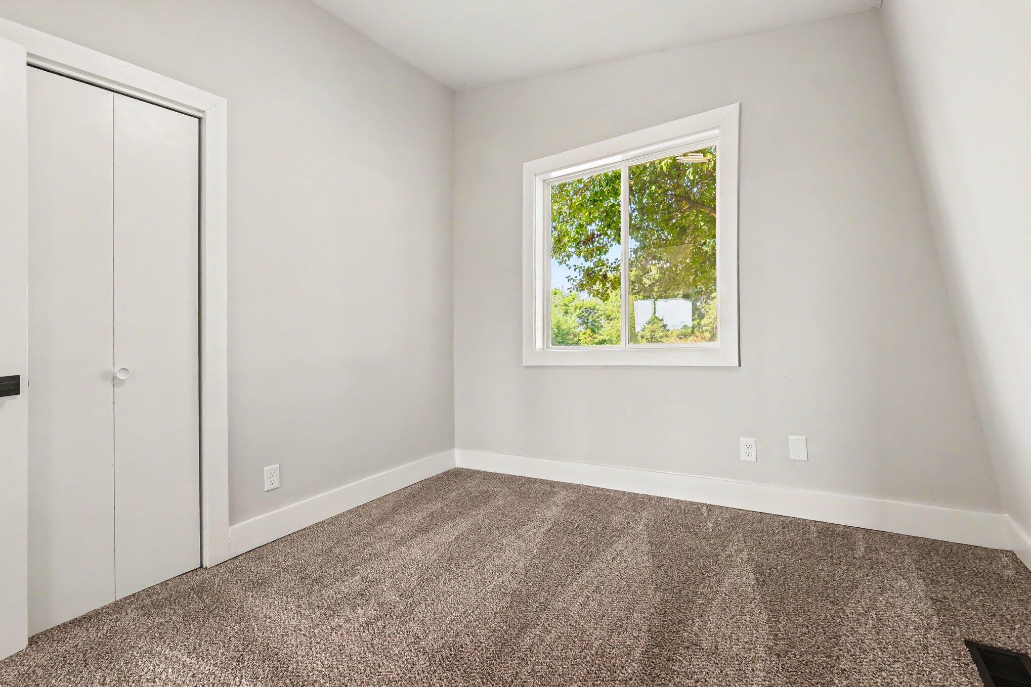 950 Reeves Road Property Photo 12