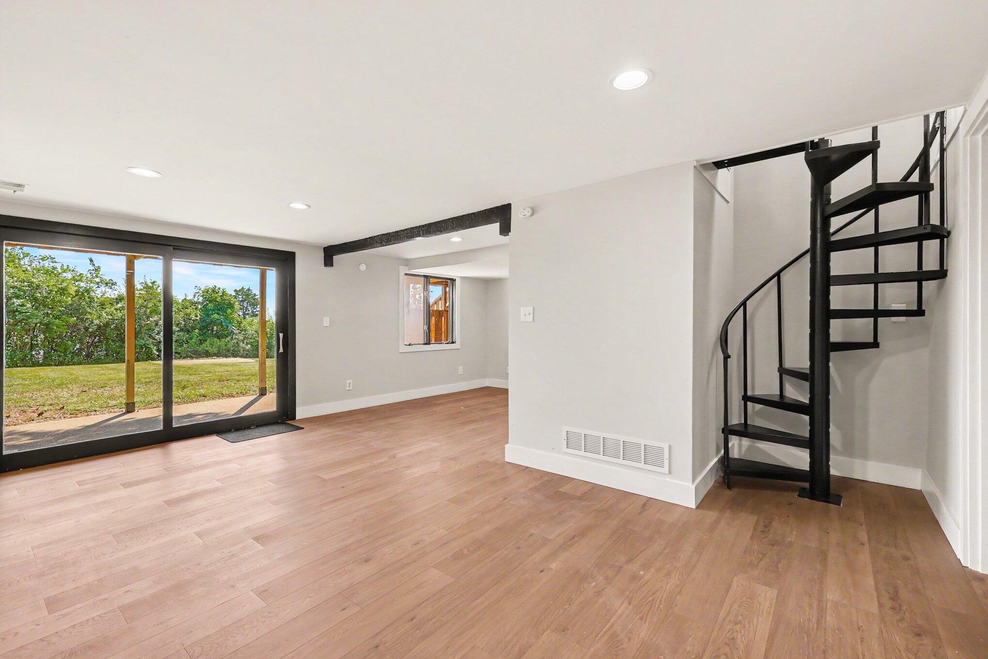 950 Reeves Road Property Photo 19