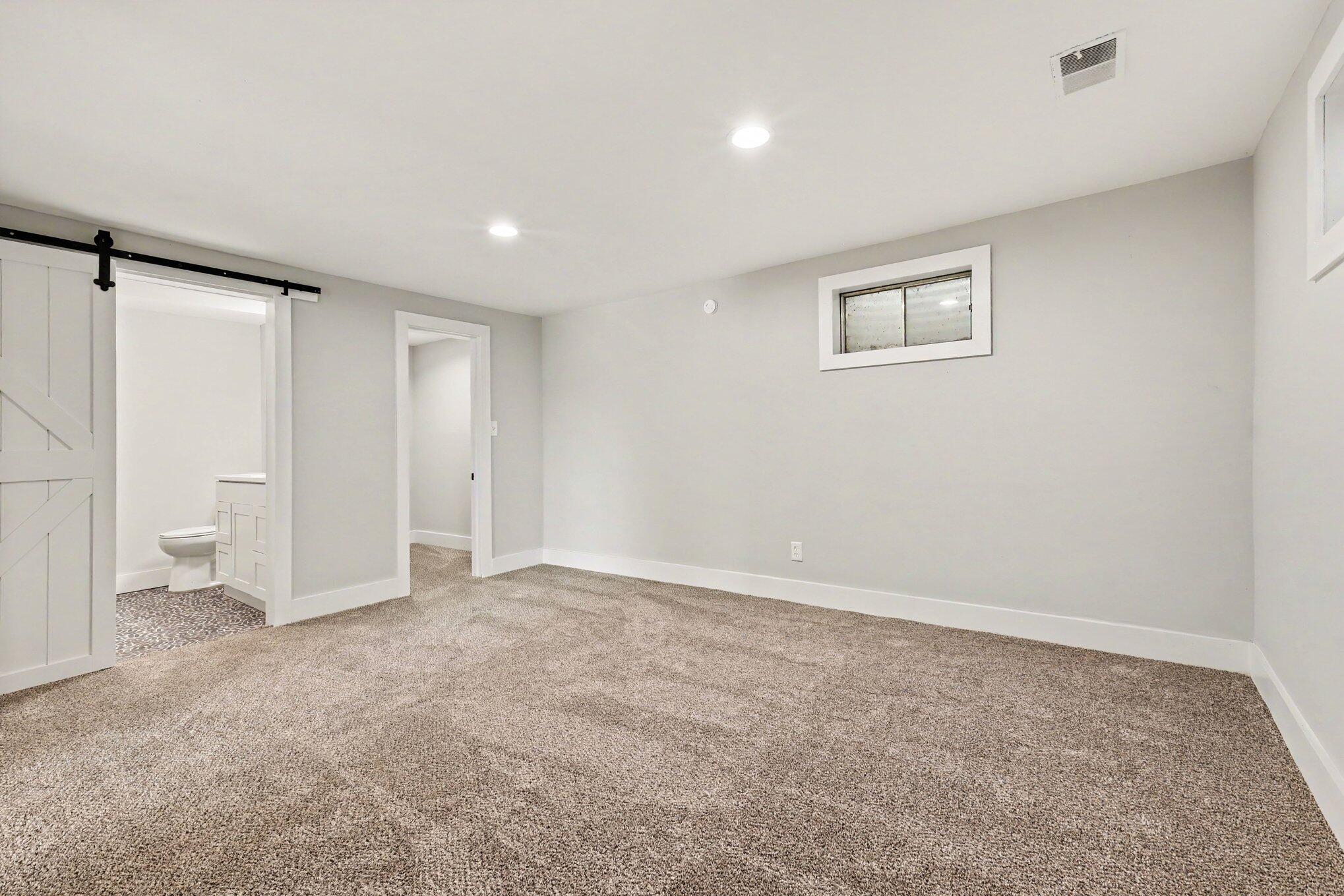 950 Reeves Road Property Photo 20