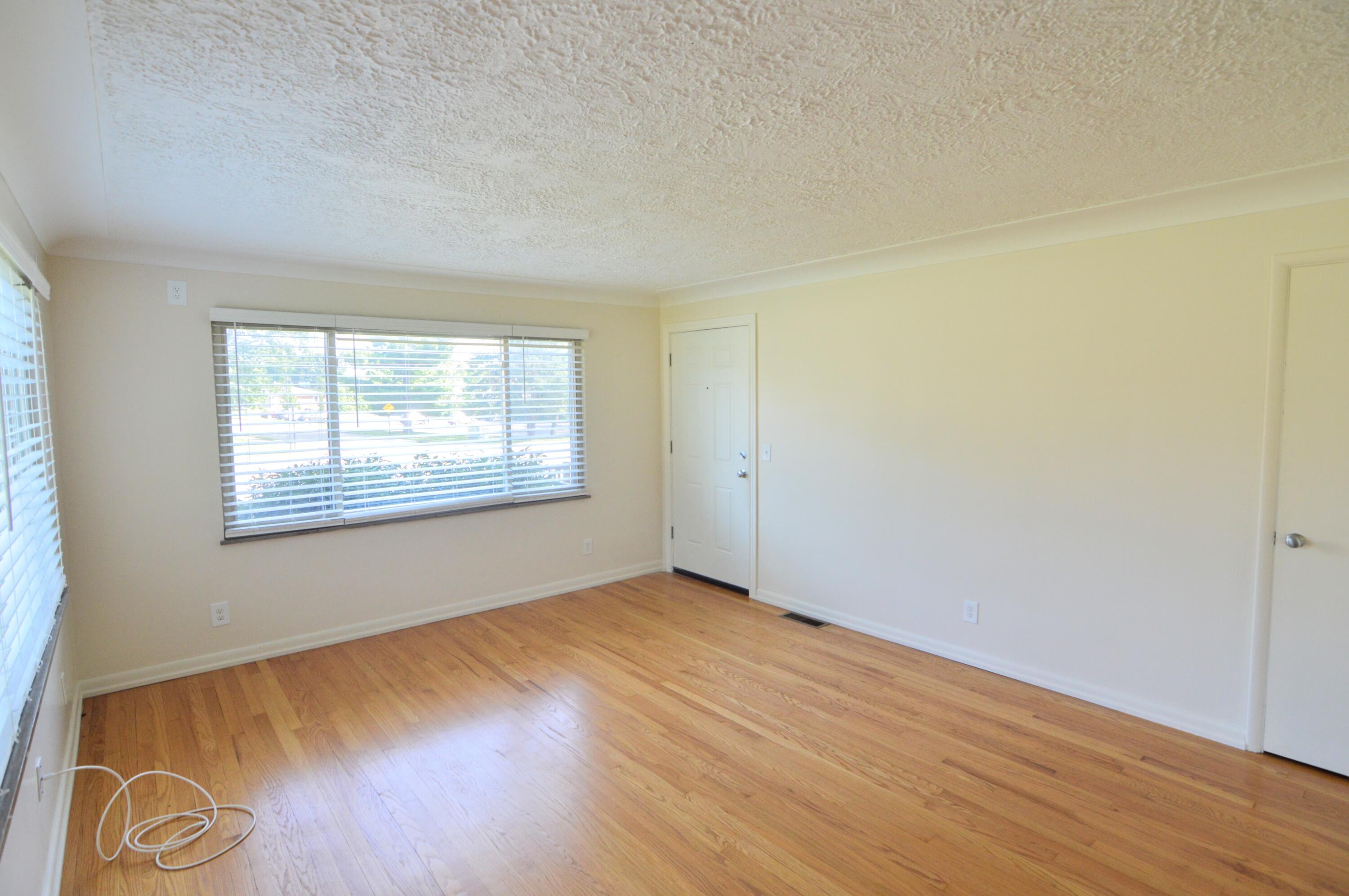 644819 Property Photo 6