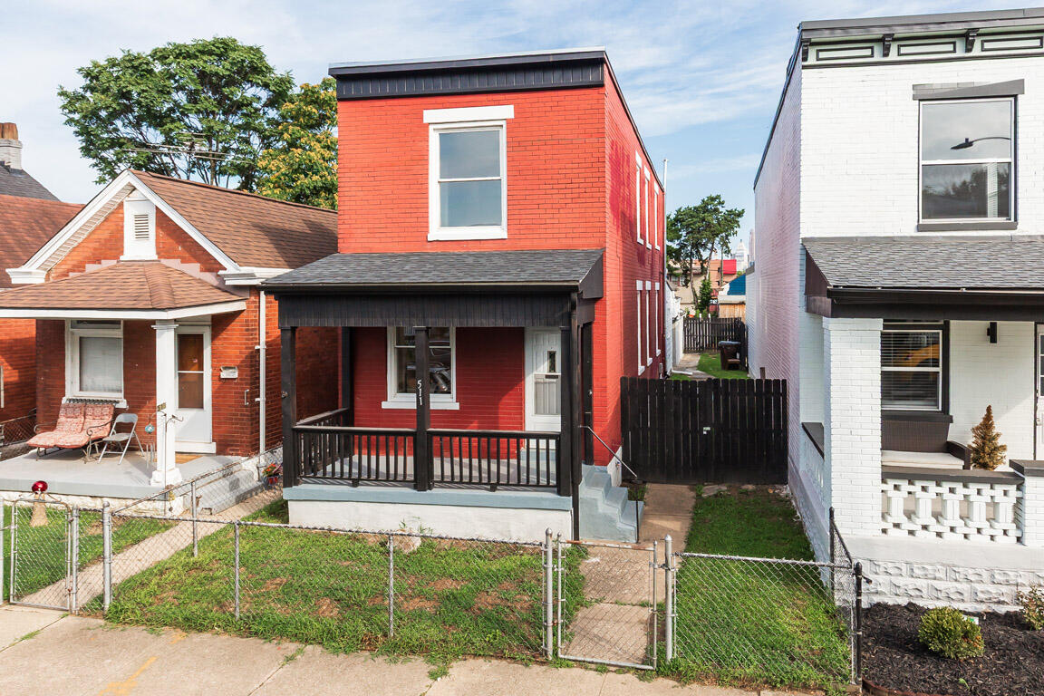511 W 10th Street Property Photo 1