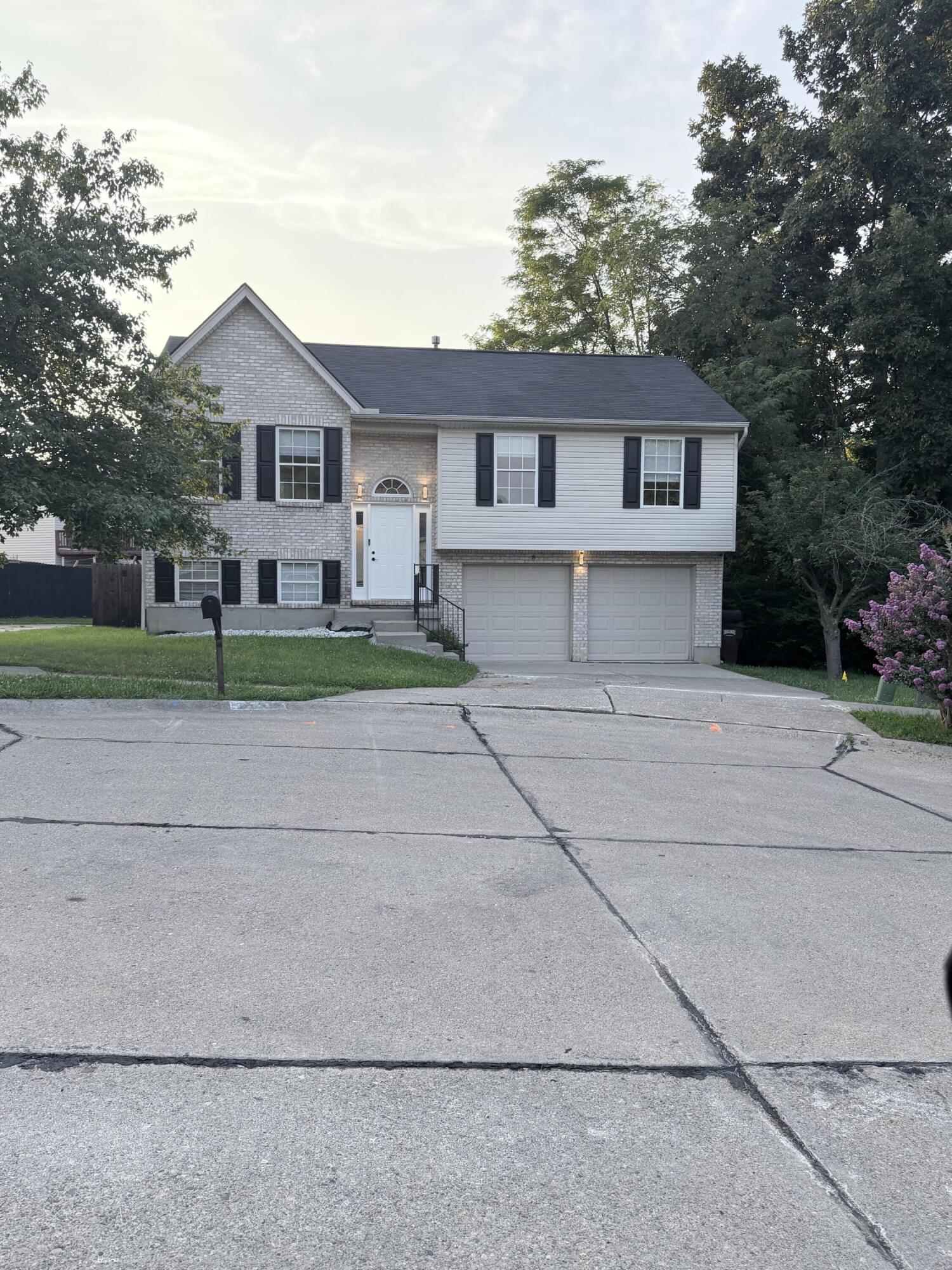 3652 Pondside Court Property Photo 1