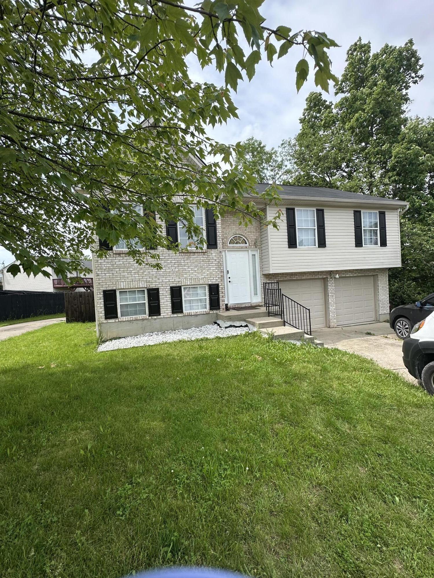 3652 Pondside Court Property Photo 2