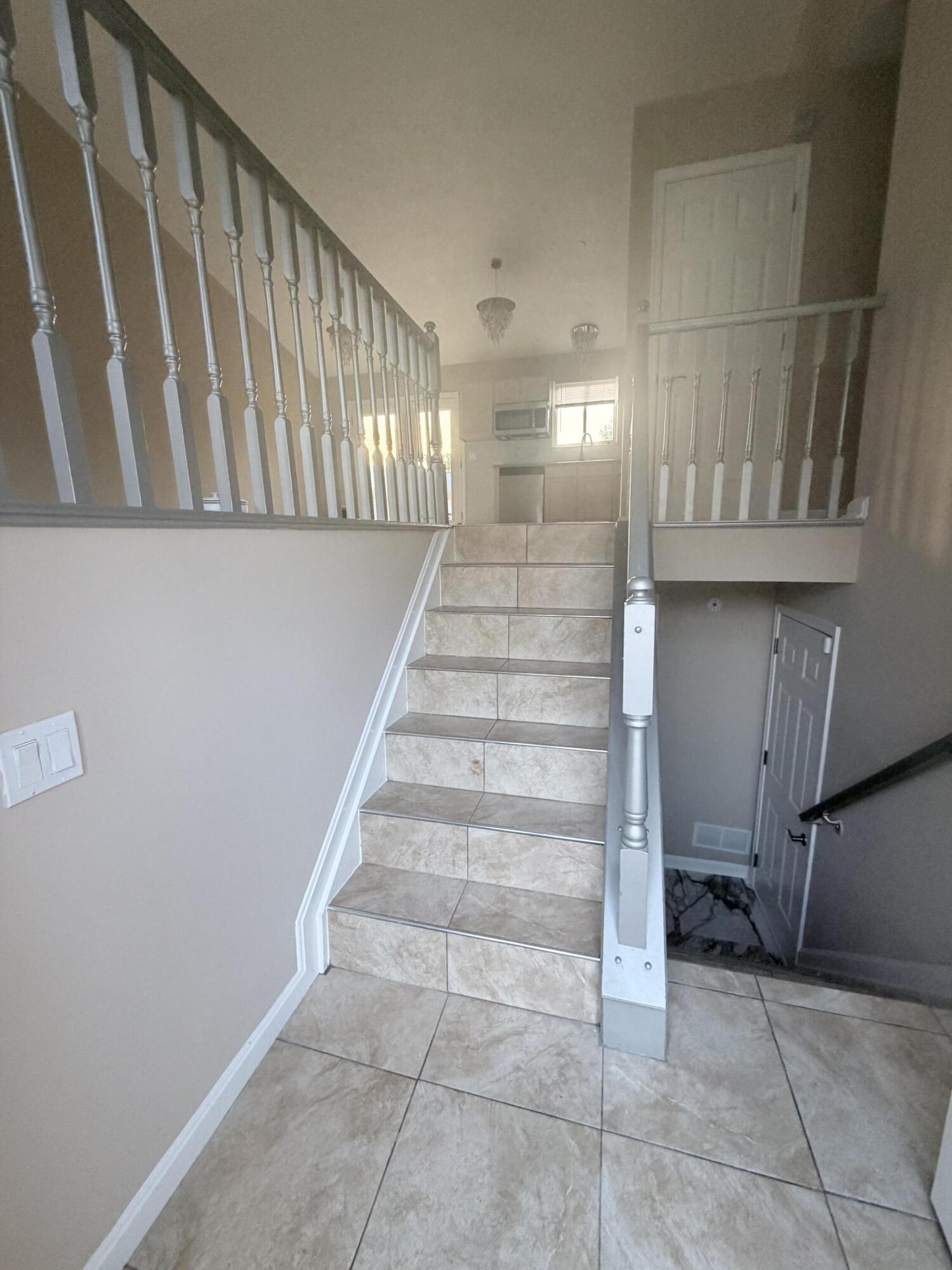 3652 Pondside Court Property Photo 4