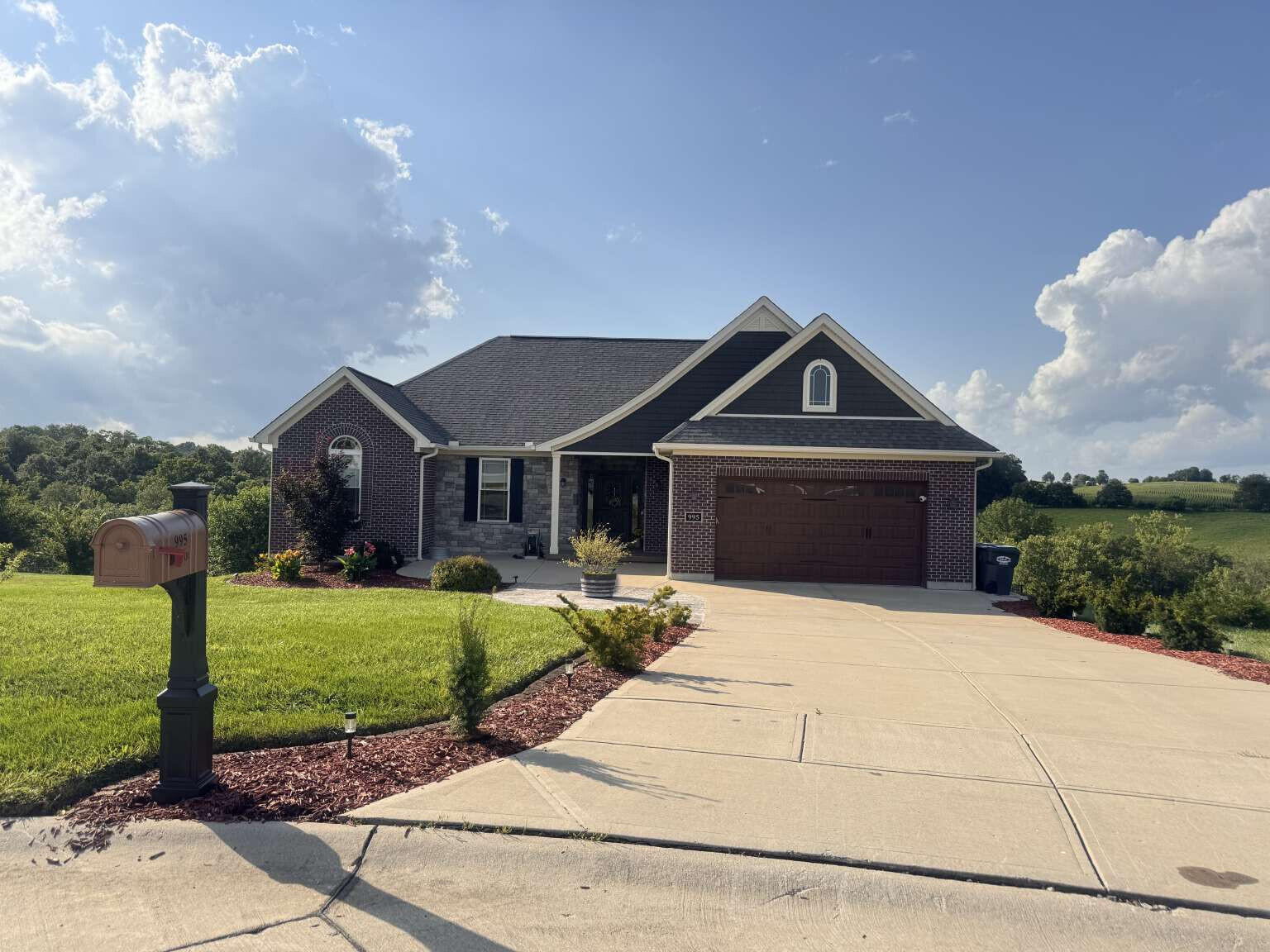 995 Camin Lane Property Photo 1