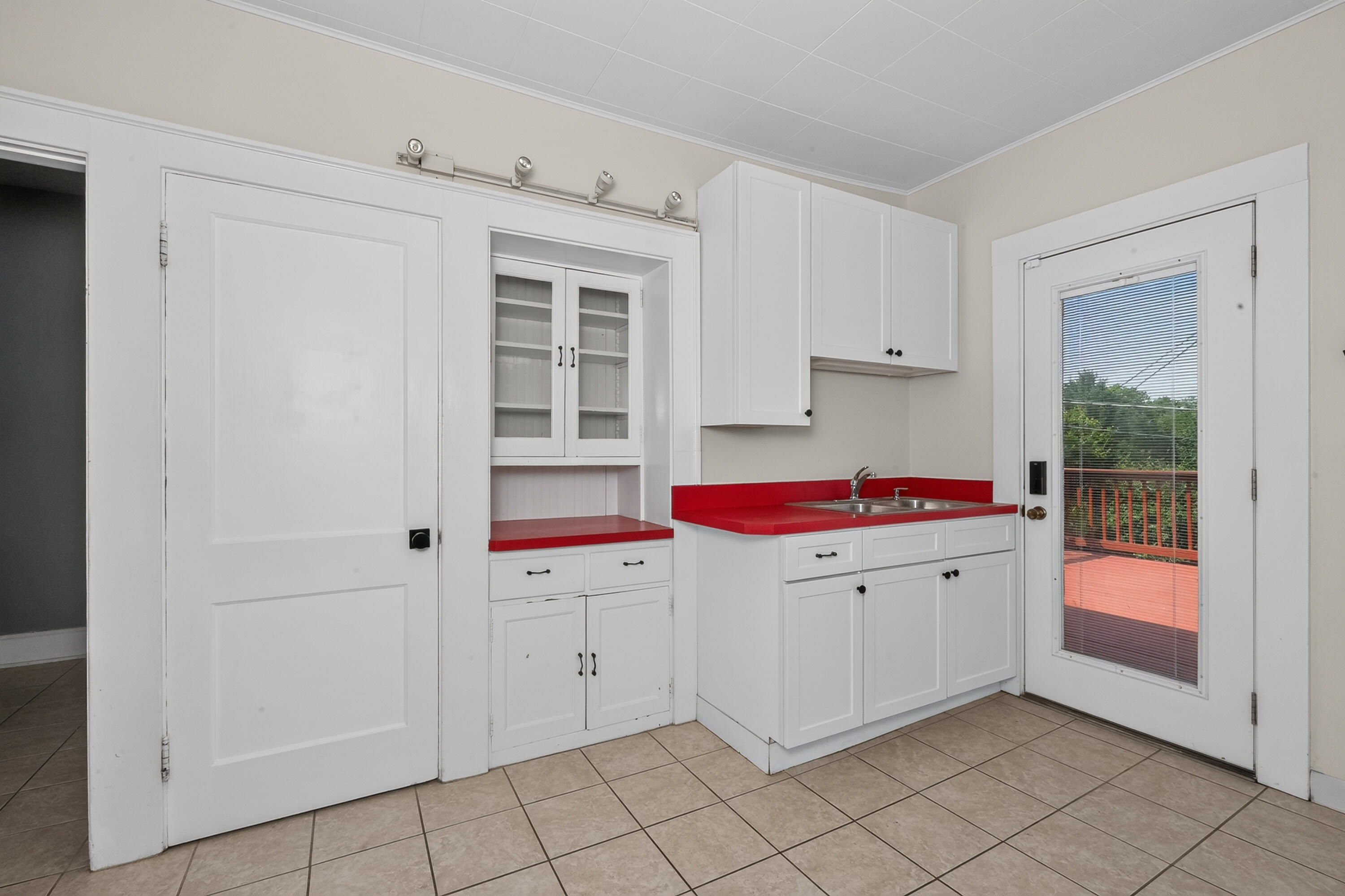 5 Pleasant Ridge Avenue Property Photo 18