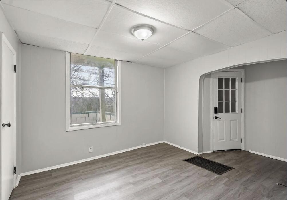 772 E 10th Street Property Photo 3