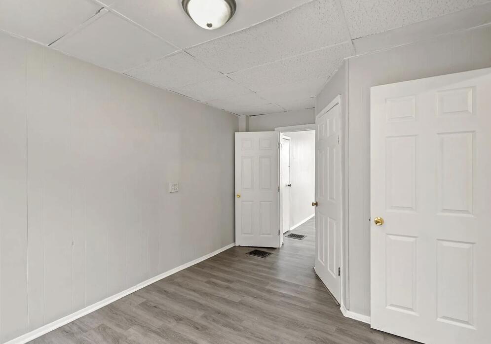 772 E 10th Street Property Photo 5