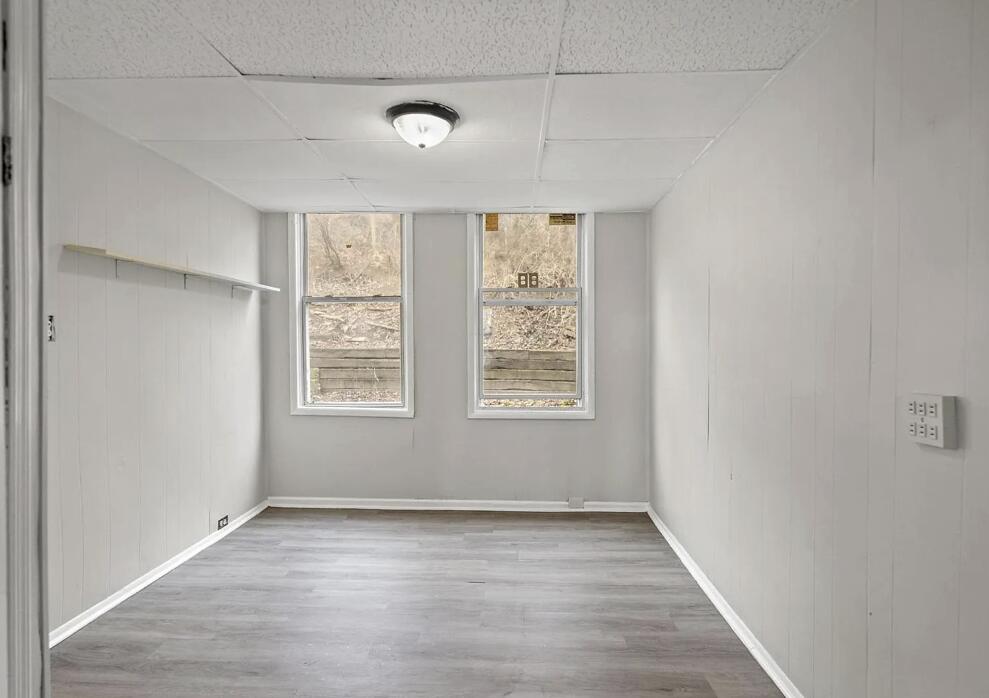 772 E 10th Street Property Photo 6