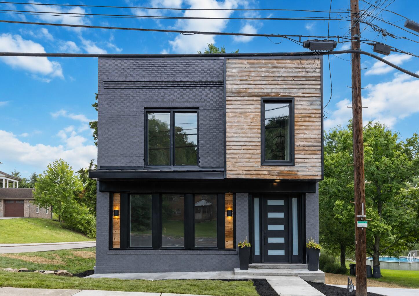 515 S Grand Avenue Property Photo 1