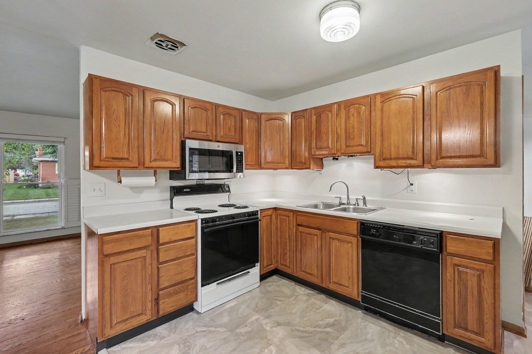 1590 Marcella Drive Property Photo 11
