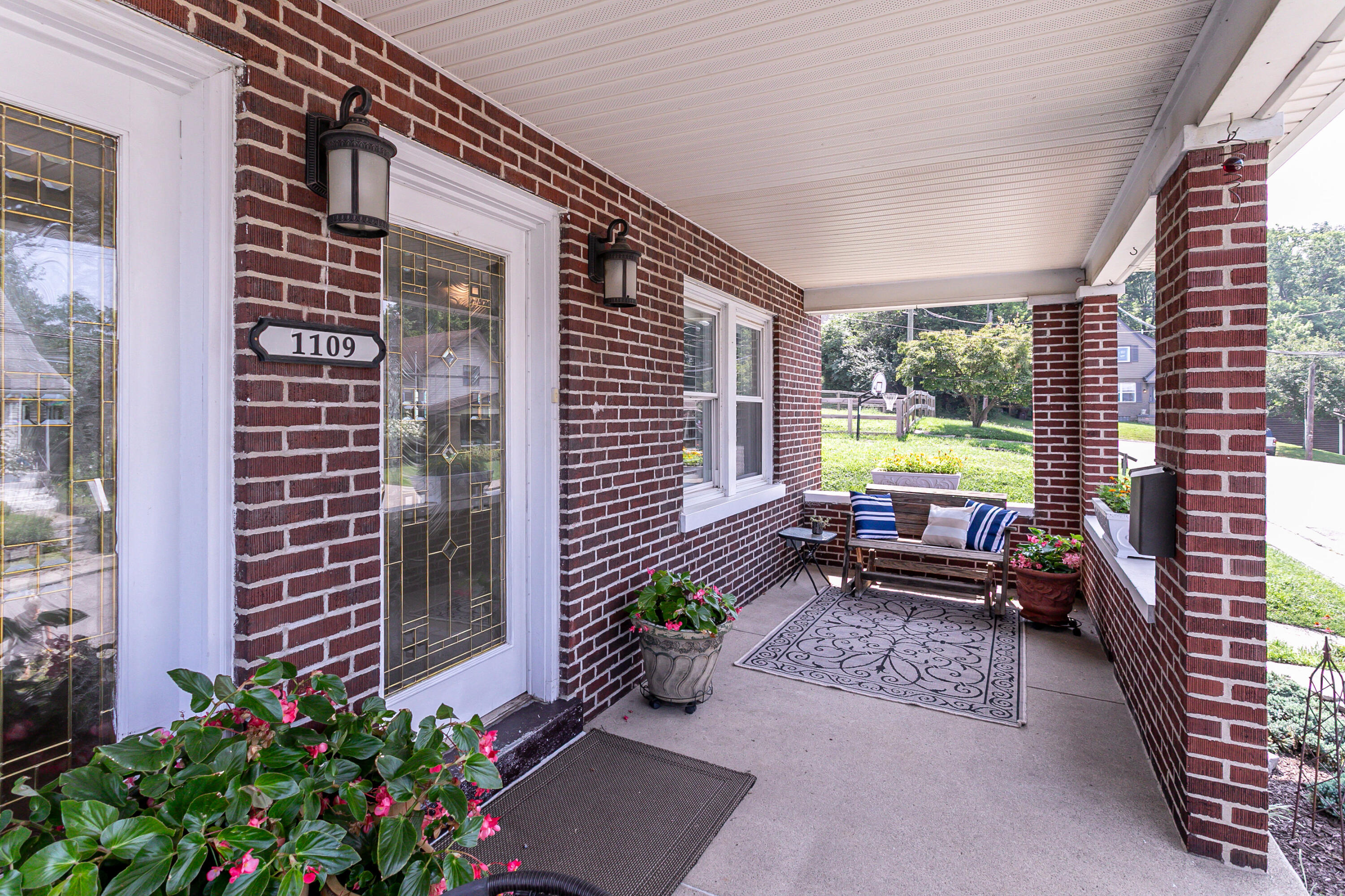 1109 Dayton Avenue Property Photo 3