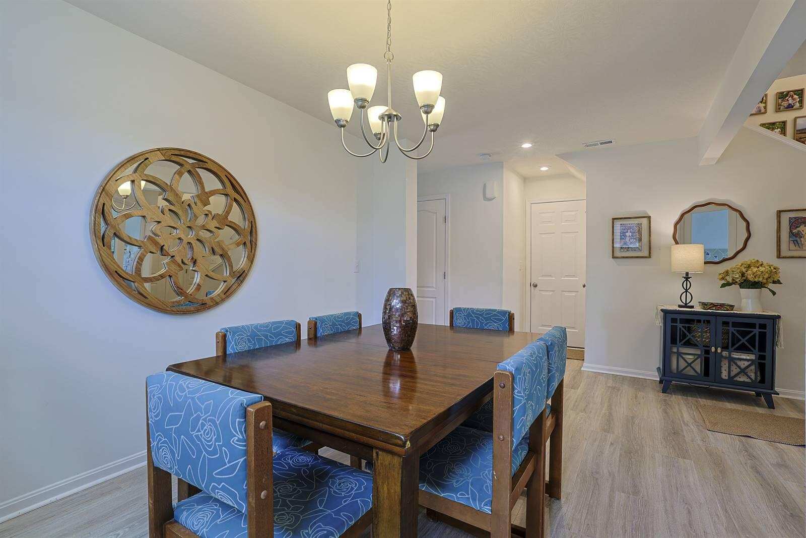 1327 Meadowcrest Circle Property Photo 11