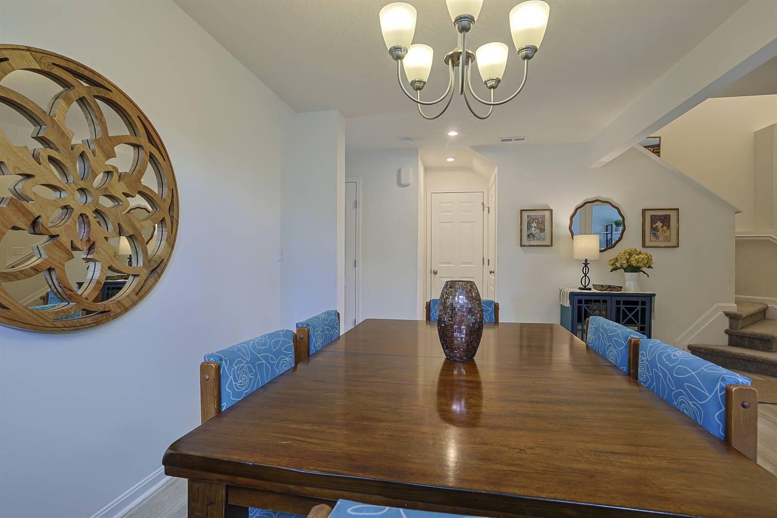 1327 Meadowcrest Circle Property Photo 12