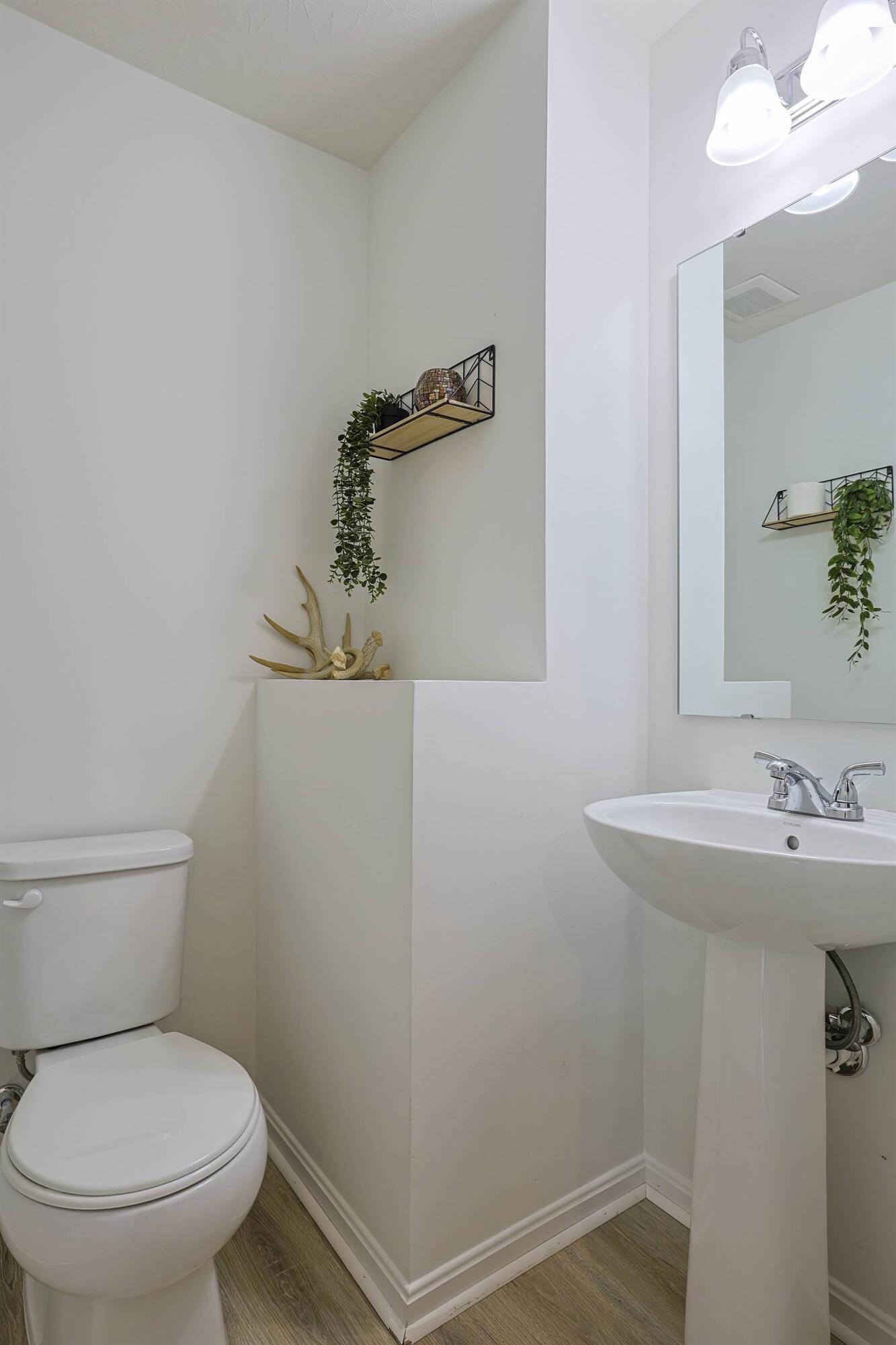 1327 Meadowcrest Circle Property Photo 34