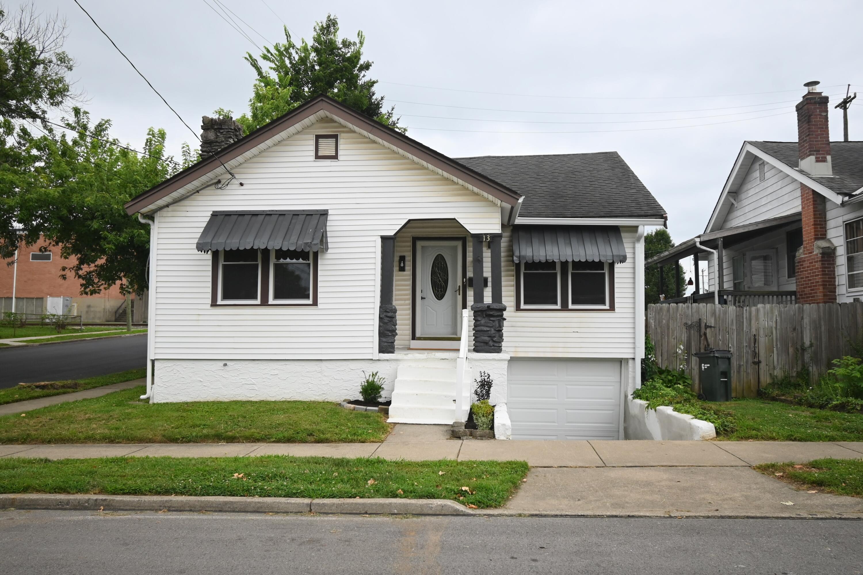 13 E 35th Street Property Photo 1